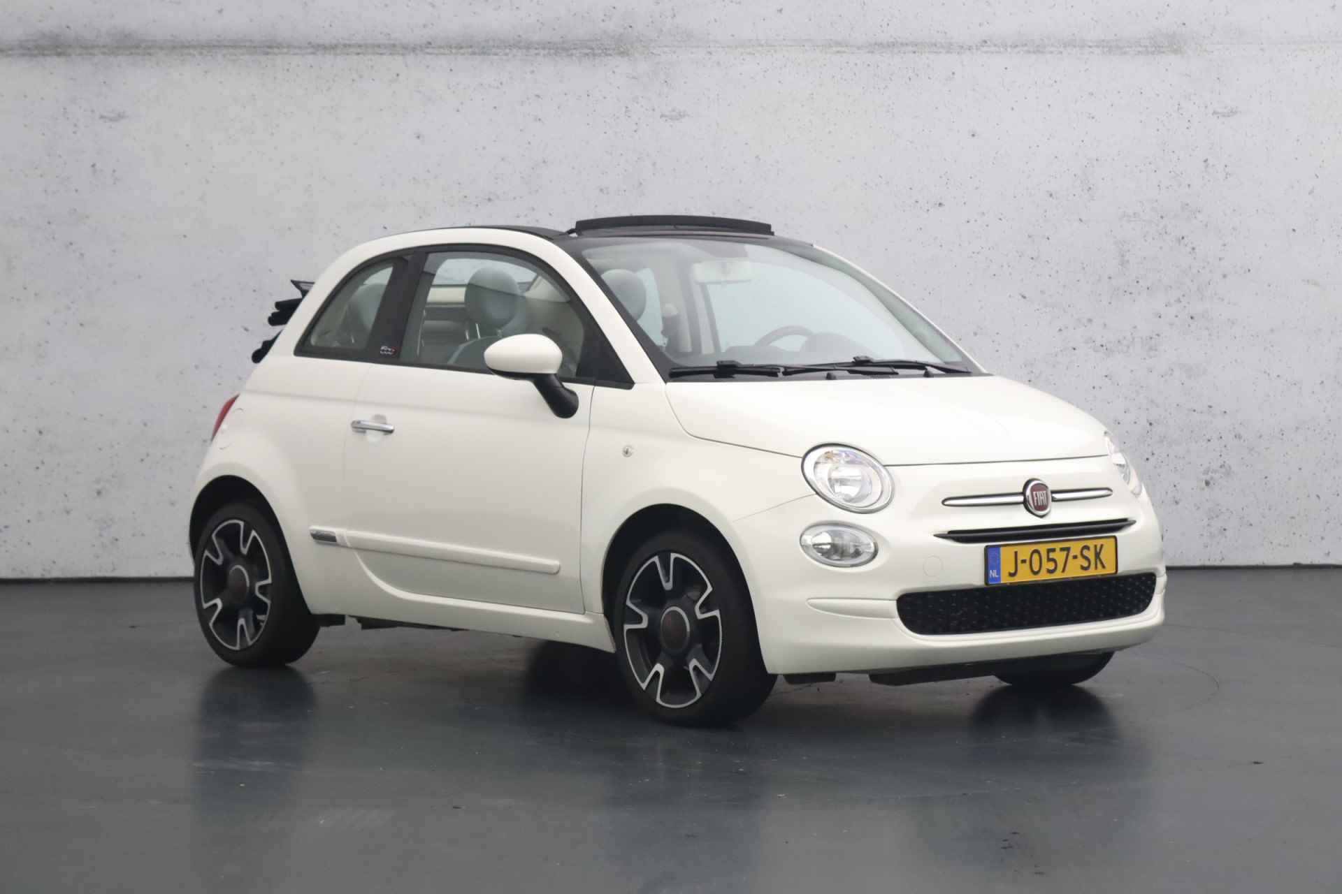 Fiat 500C 0.9 TwinAir Turbo Anniversario | Elektrische kap | Airconditioning | Parkeersensoren | LMV 16" - 22/26