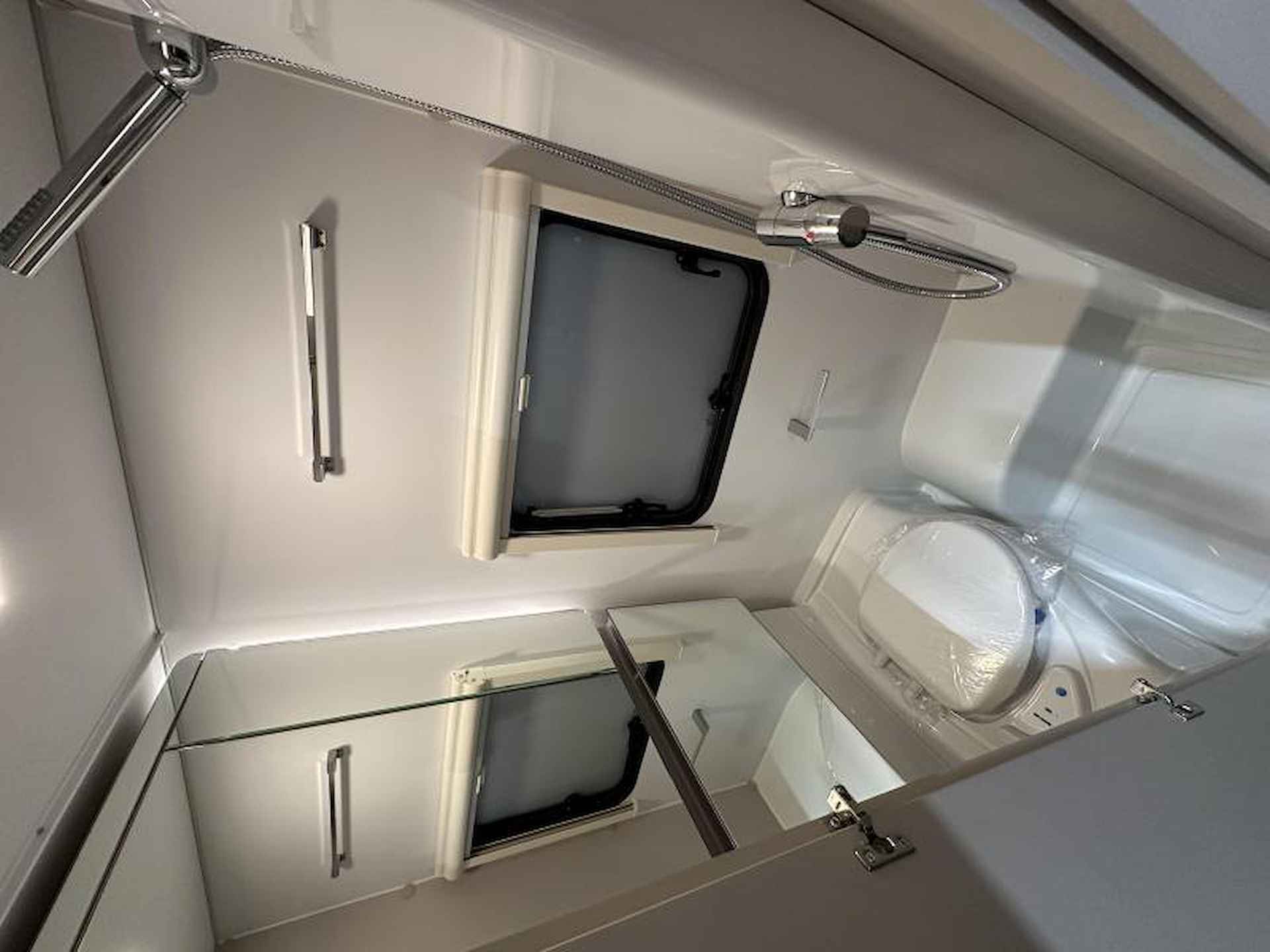 Adria Adora 593 UP Nieuw - Actie model - 14/17