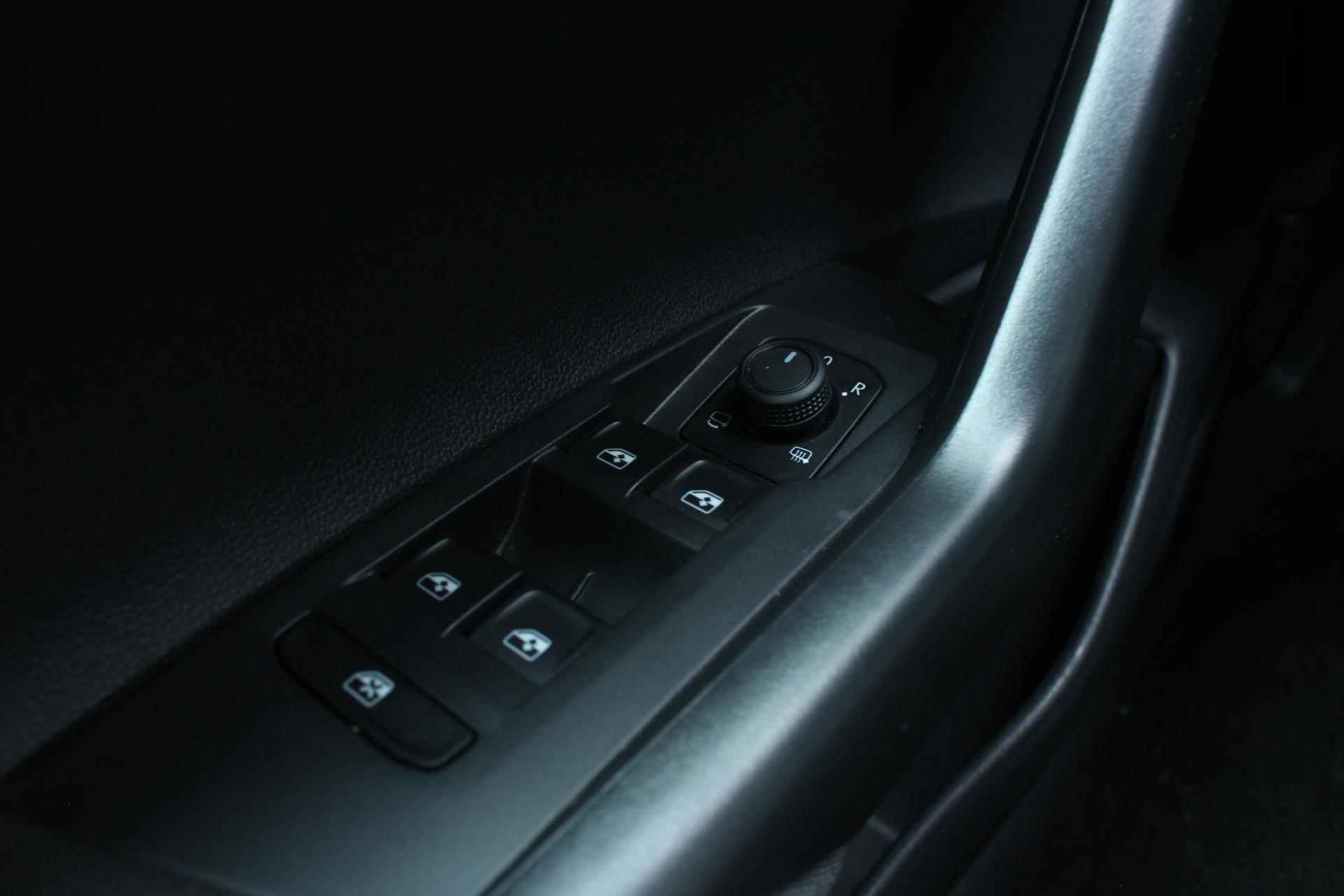 Volkswagen Polo 1.0 TSI 95Pk Style | Apple & Android Carplay | Snelheidbegrenzer | Stoelverwarming | Virtual Cockpit | Airco | Parkeersensoren Voor & Achter | All Season Banden | - 24/27
