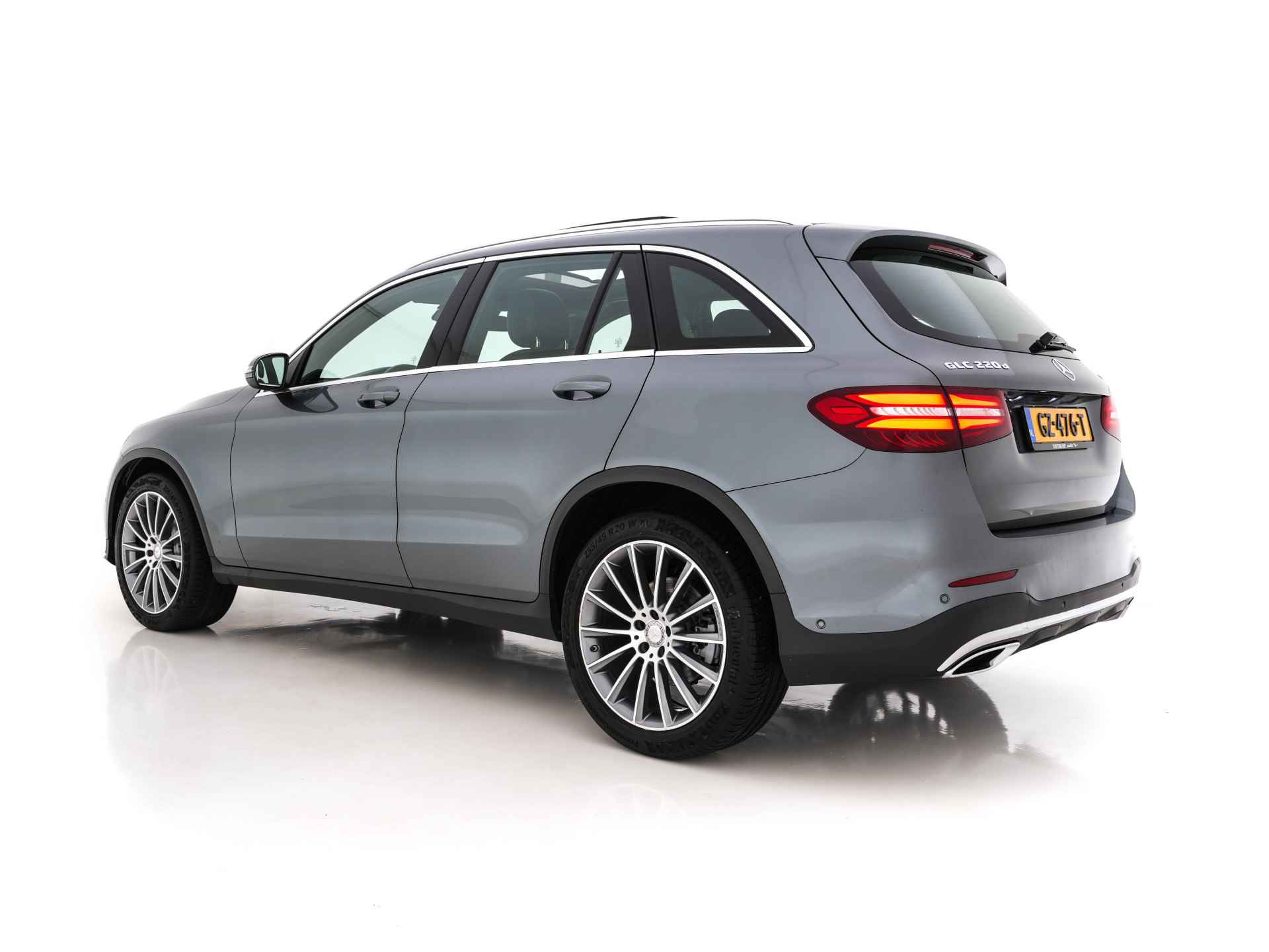 Mercedes-Benz GLC 220 d 4MATIC Ambition AMG-Styling Aut. *PANO | FULL-LED | LEDER-ALCANTARA | NAVI-FULLMAP | SHIFT-PADDLES | AMBIENT-LIGHT | ECC | PDC | CRUISE | SPORT-SEATS | 20''ALU* - 4/33