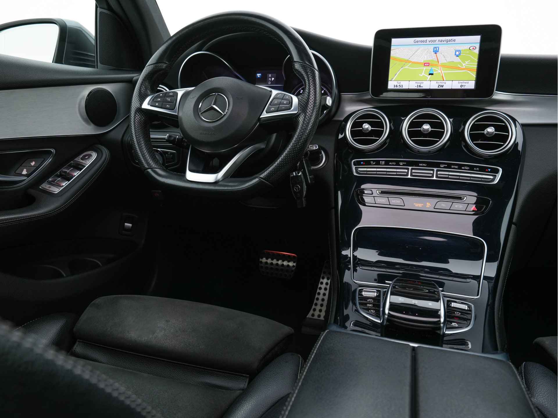 Mercedes-Benz GLC 220 d 4MATIC Ambition AMG-Styling Aut. *PANO | FULL-LED | LEDER-ALCANTARA | NAVI-FULLMAP | SHIFT-PADDLES | AMBIENT-LIGHT | ECC | PDC | CRUISE | SPORT-SEATS | 20''ALU* - 8/33