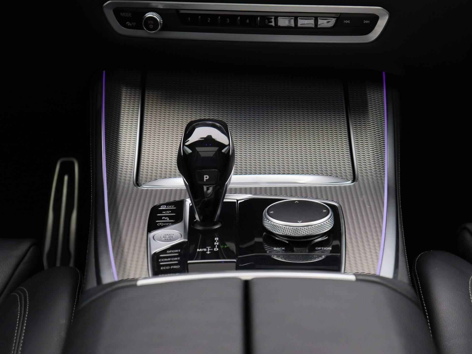 BMW X5 xDrive40i High Executive | M-Pakket | Head up Display | Harman&Kardon | Trekhaak | 360 camera | Laser LED Licht | - 10/60
