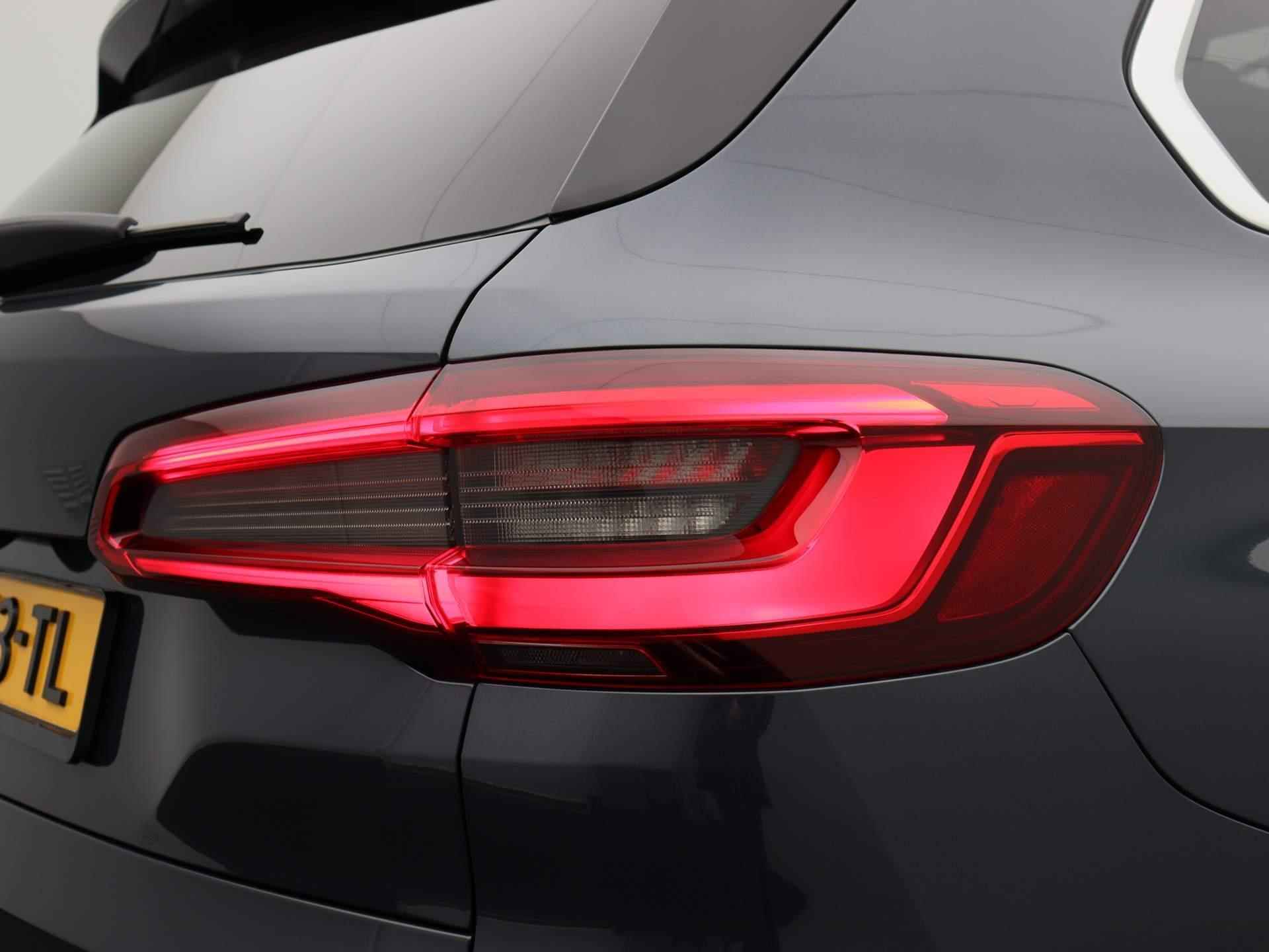 BMW X5 xDrive40i High Executive | M-Pakket | Head up Display | Harman&Kardon | Trekhaak | 360 camera | Laser LED Licht | - 45/60