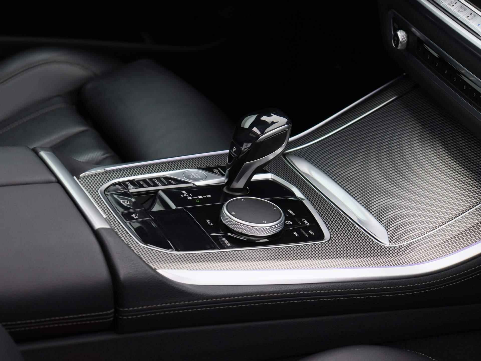 BMW X5 xDrive40i High Executive | M-Pakket | Head up Display | Harman&Kardon | Trekhaak | 360 camera | Laser LED Licht | - 50/60