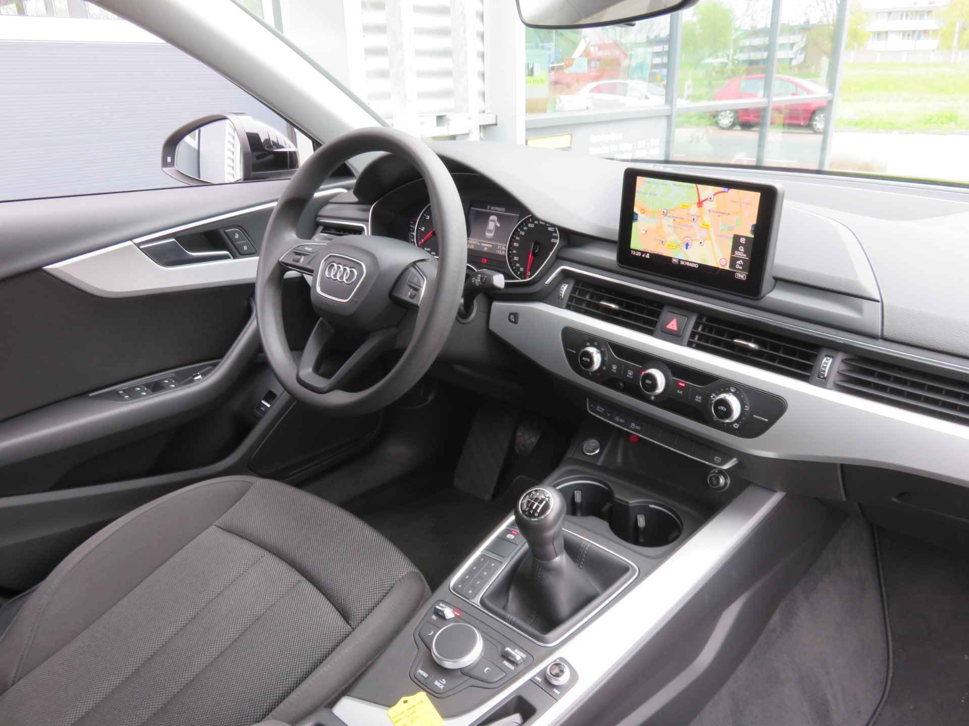 Audi A4 1.4 TFSI - XENON - NAVI - PDC - LED - NL AUTO - 1 EIGENAAR - - 15/50