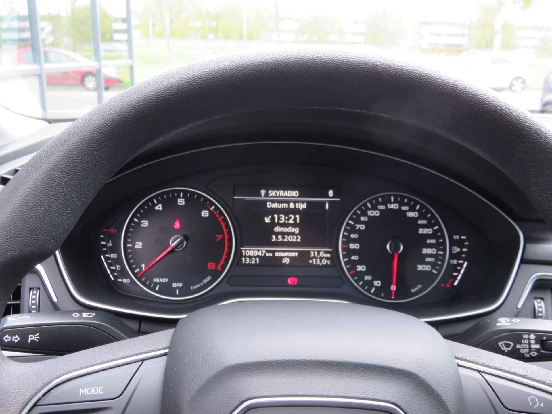 Audi A4 1.4 TFSI - XENON - NAVI - PDC - LED - NL AUTO - 1 EIGENAAR - - 25/50