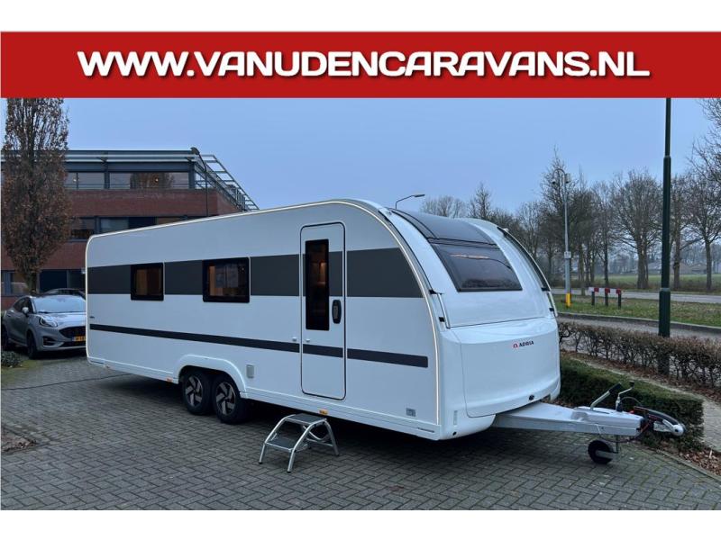 Adria Alpina 633 HT LUXE CARAVAN!