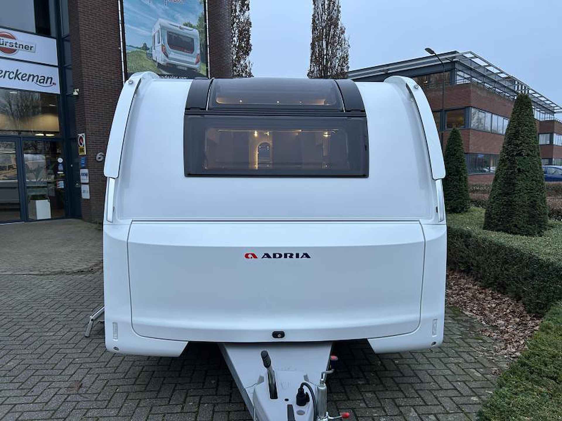 Adria Alpina 633 HT LUXE CARAVAN! - 4/24