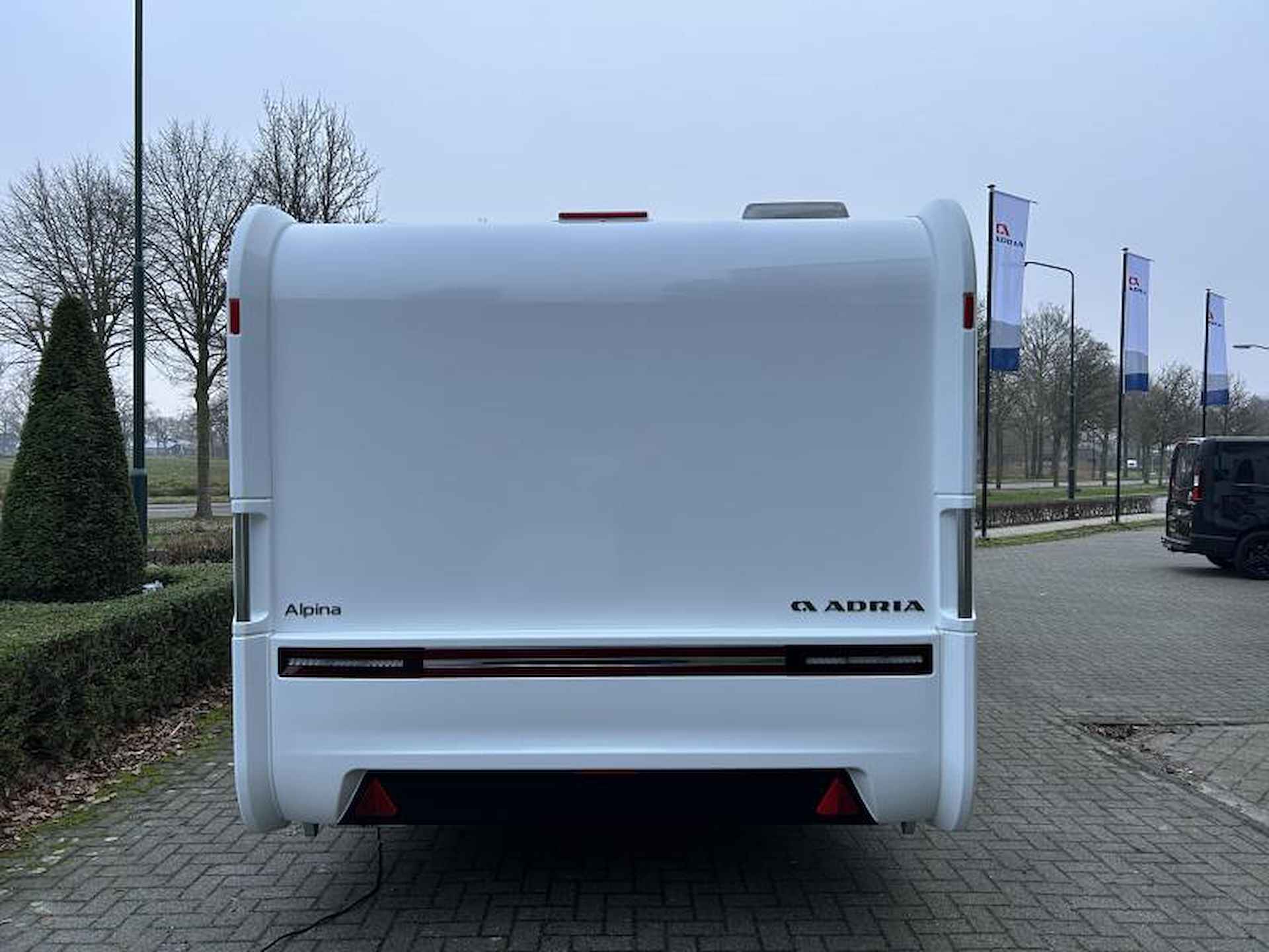 Adria Alpina 633 HT LUXE CARAVAN! - 10/24