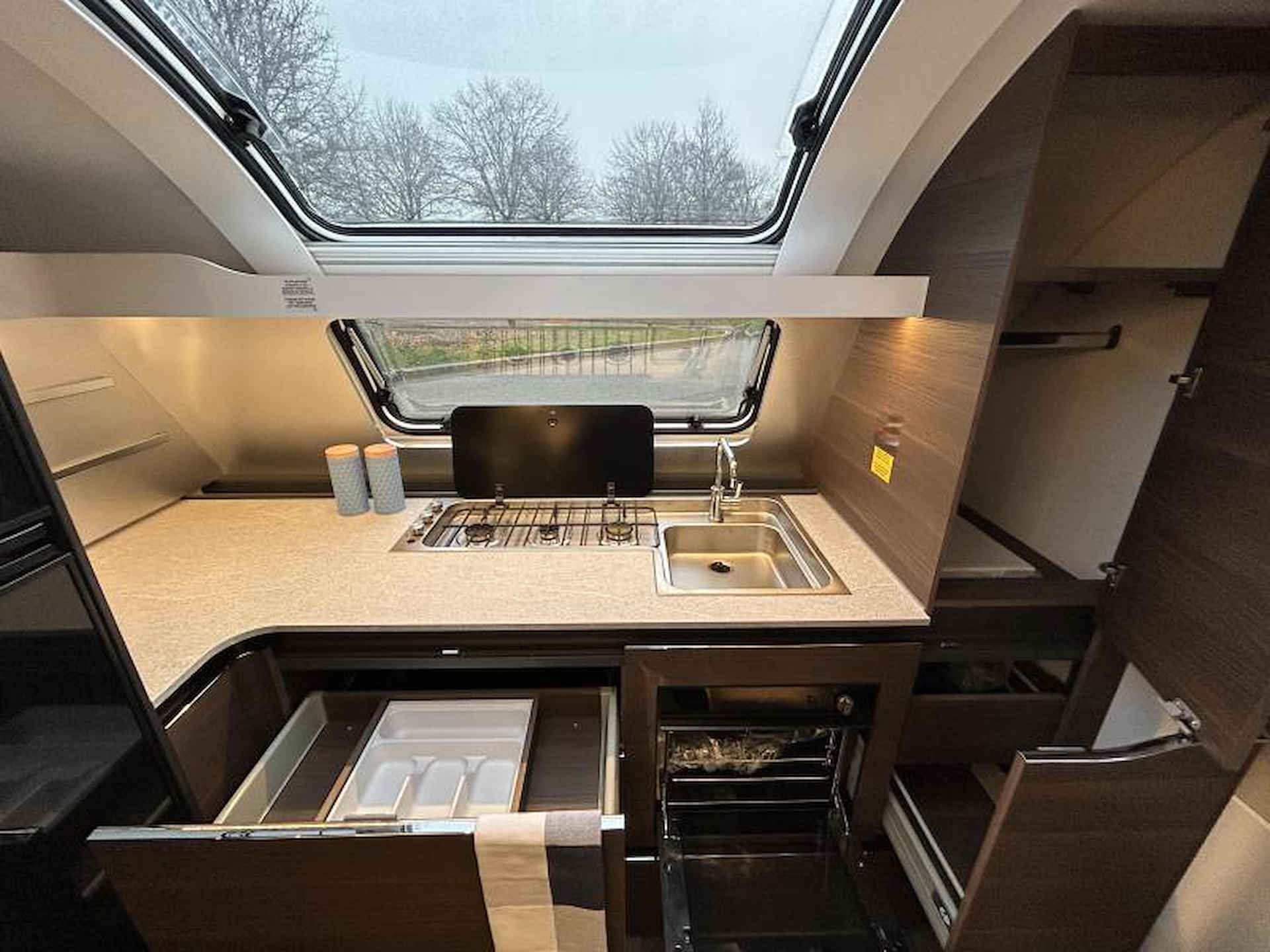 Adria Alpina 633 HT LUXE CARAVAN! - 13/24