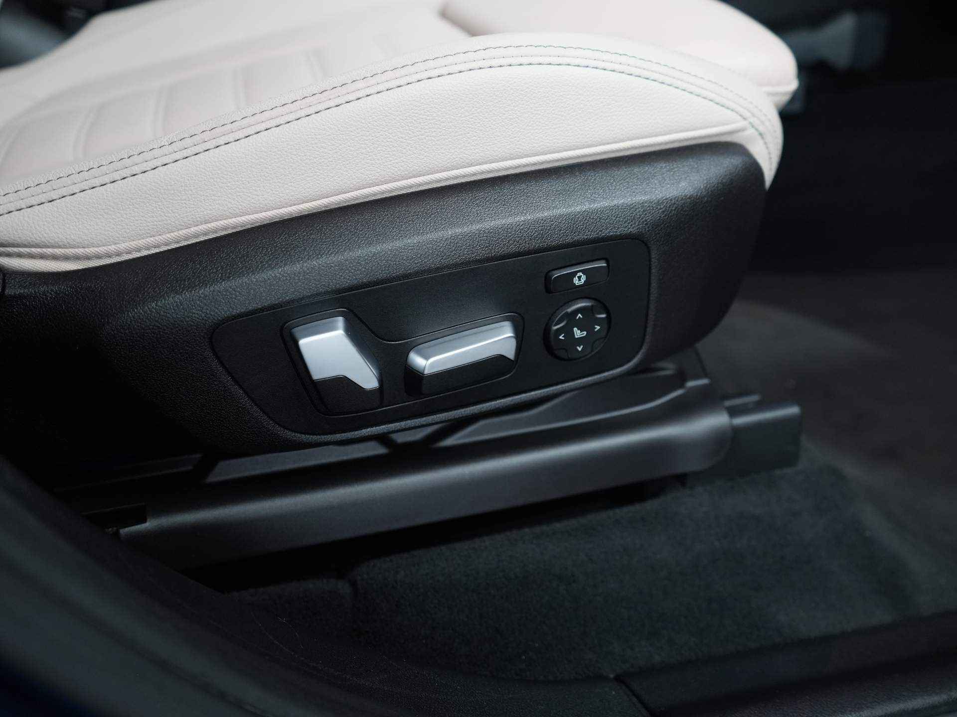 BMW X3 M40i xDrive High Executive M-Sport | Head up display | Stoelverwarming | Navigatie | Elektrisch wegklapbare trekhaak - 20/55