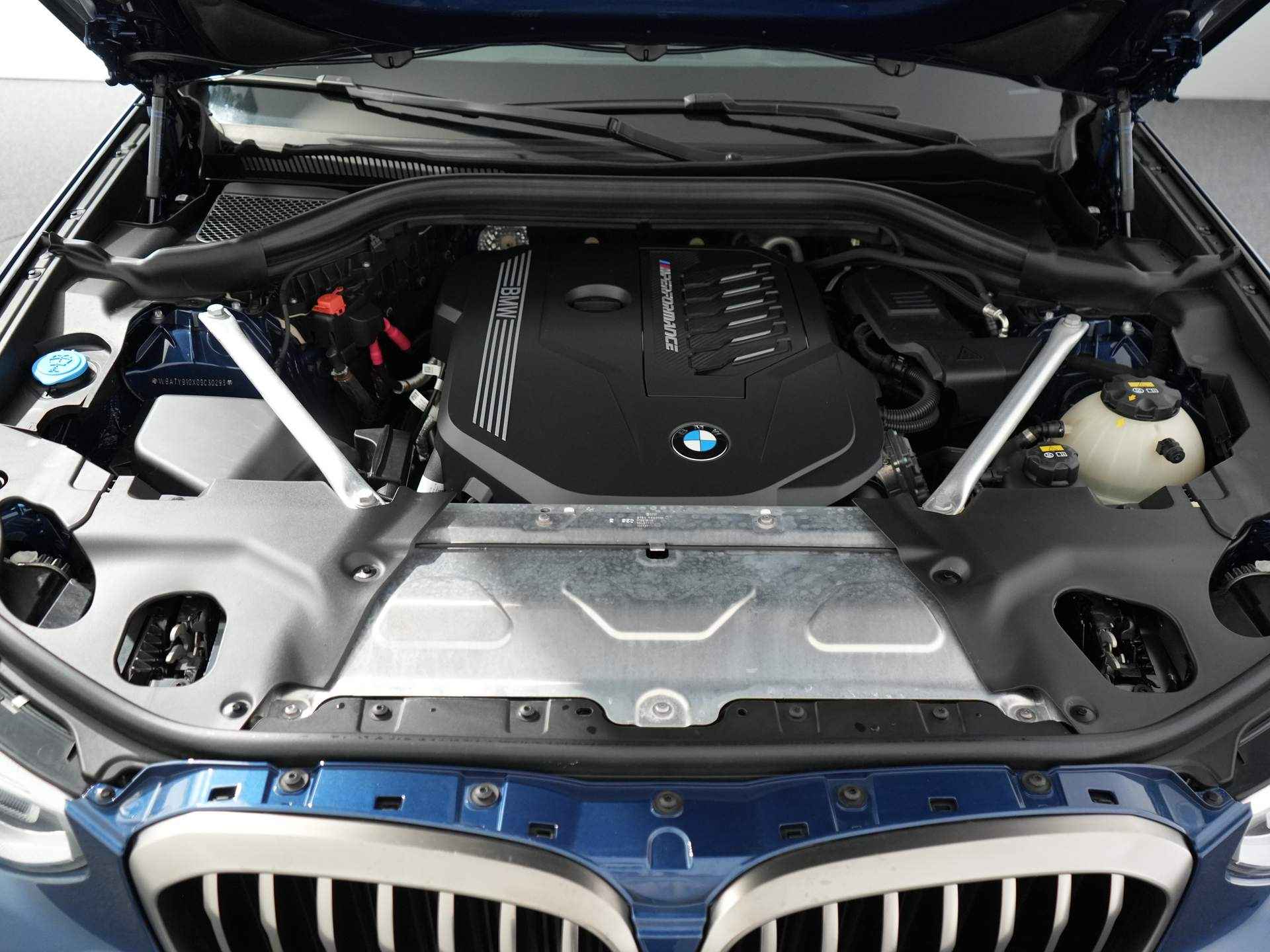 BMW X3 M40i xDrive High Executive M-Sport | Head up display | Stoelverwarming | Navigatie | Elektrisch wegklapbare trekhaak - 45/55