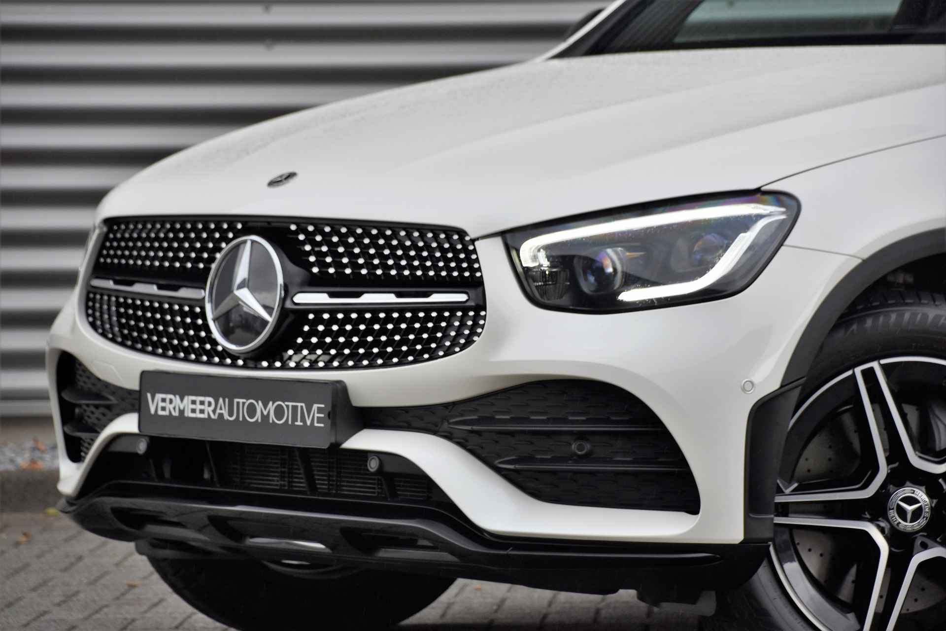 Mercedes-Benz GLC 300e 4MATIC Premium Plus | AMG | Panoramadak | Trekhaak | Night Pakket | - 3/51