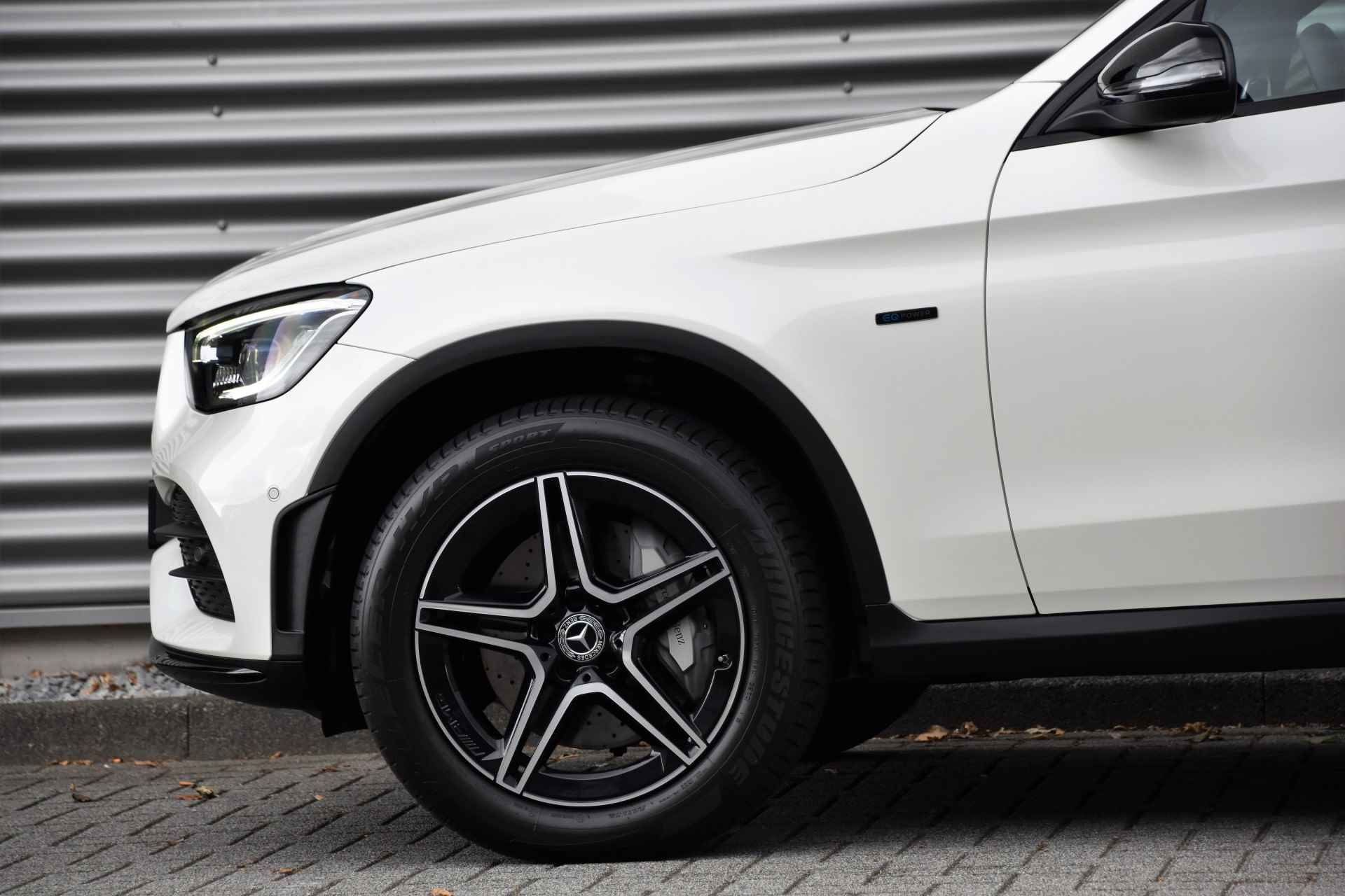 Mercedes-Benz GLC 300e 4MATIC Premium Plus | AMG | Panoramadak | Trekhaak | Night Pakket | - 19/51