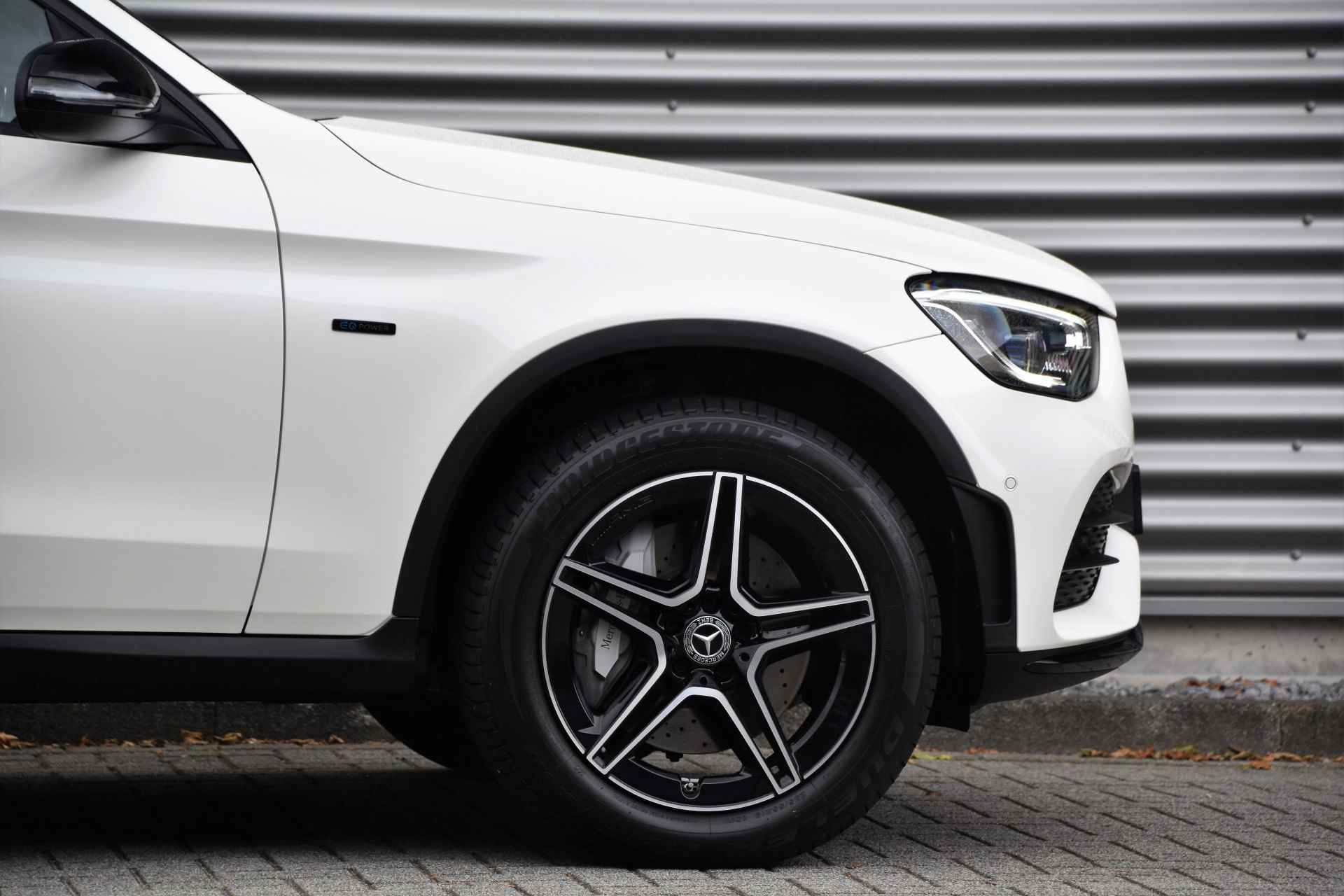 Mercedes-Benz GLC 300e 4MATIC Premium Plus | AMG | Panoramadak | Trekhaak | Night Pakket | - 30/51