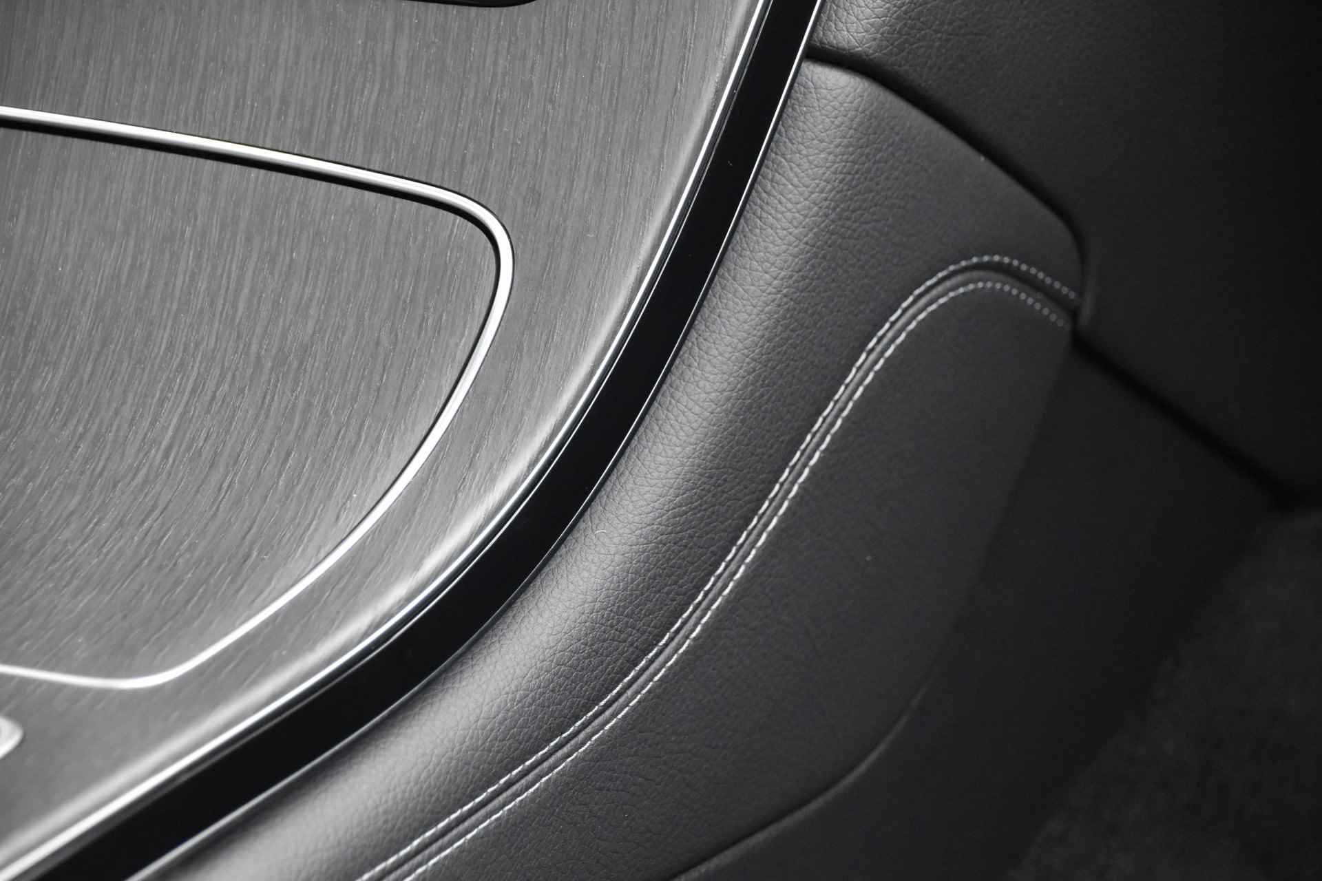 Mercedes-Benz GLC 300e 4MATIC Premium Plus | AMG | Panoramadak | Trekhaak | Night Pakket | - 36/51