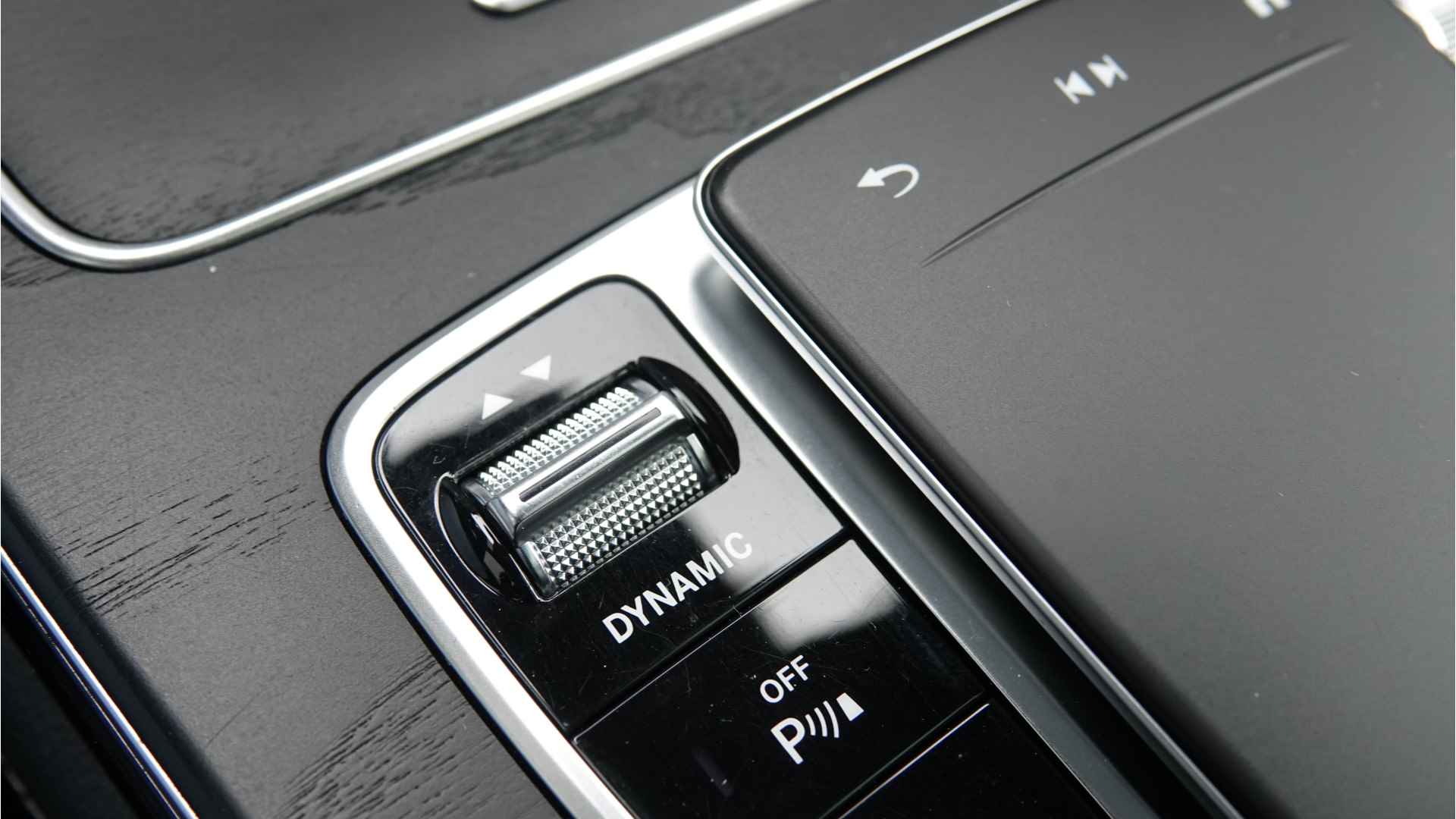 Mercedes-Benz GLC 300e 4MATIC Premium Plus | AMG | Panoramadak | Trekhaak | Night Pakket | - 41/51