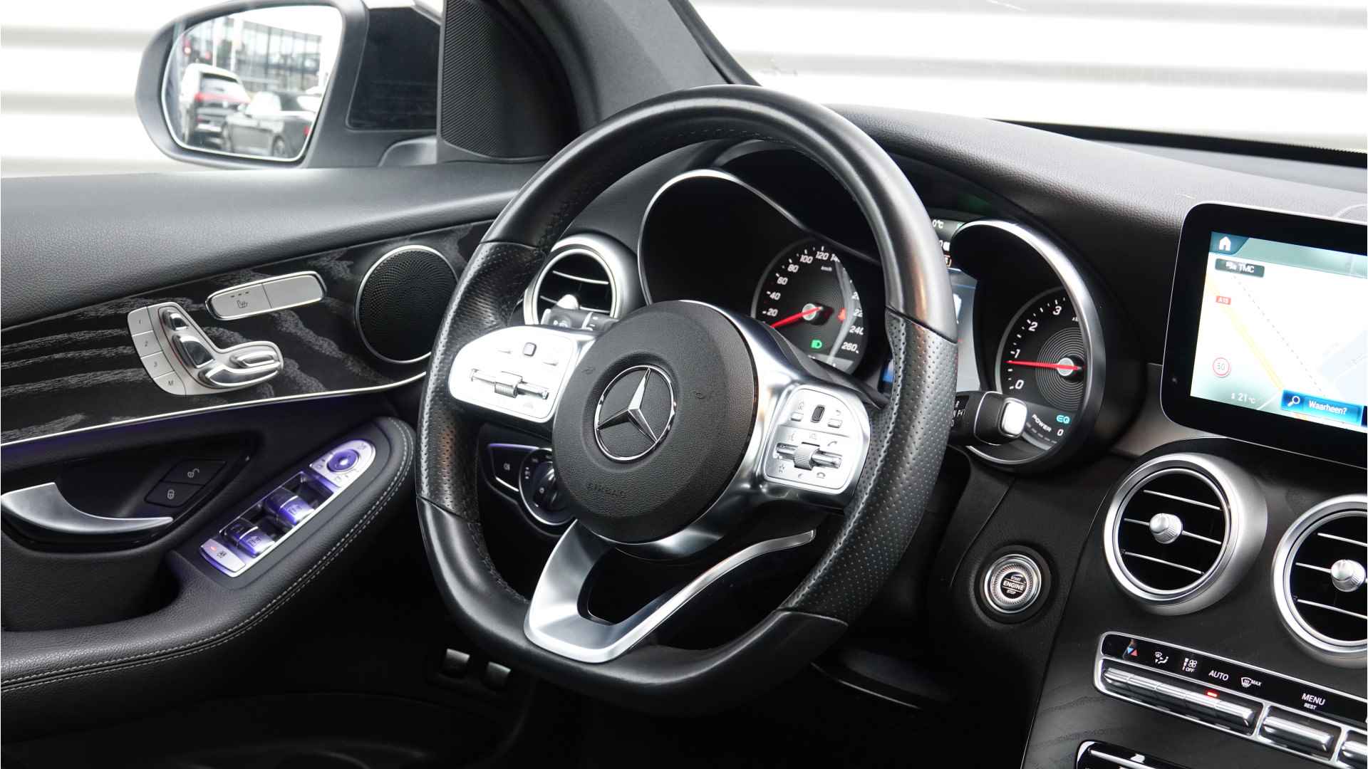 Mercedes-Benz GLC 300e 4MATIC Premium Plus | AMG | Panoramadak | Trekhaak | Night Pakket | - 50/51