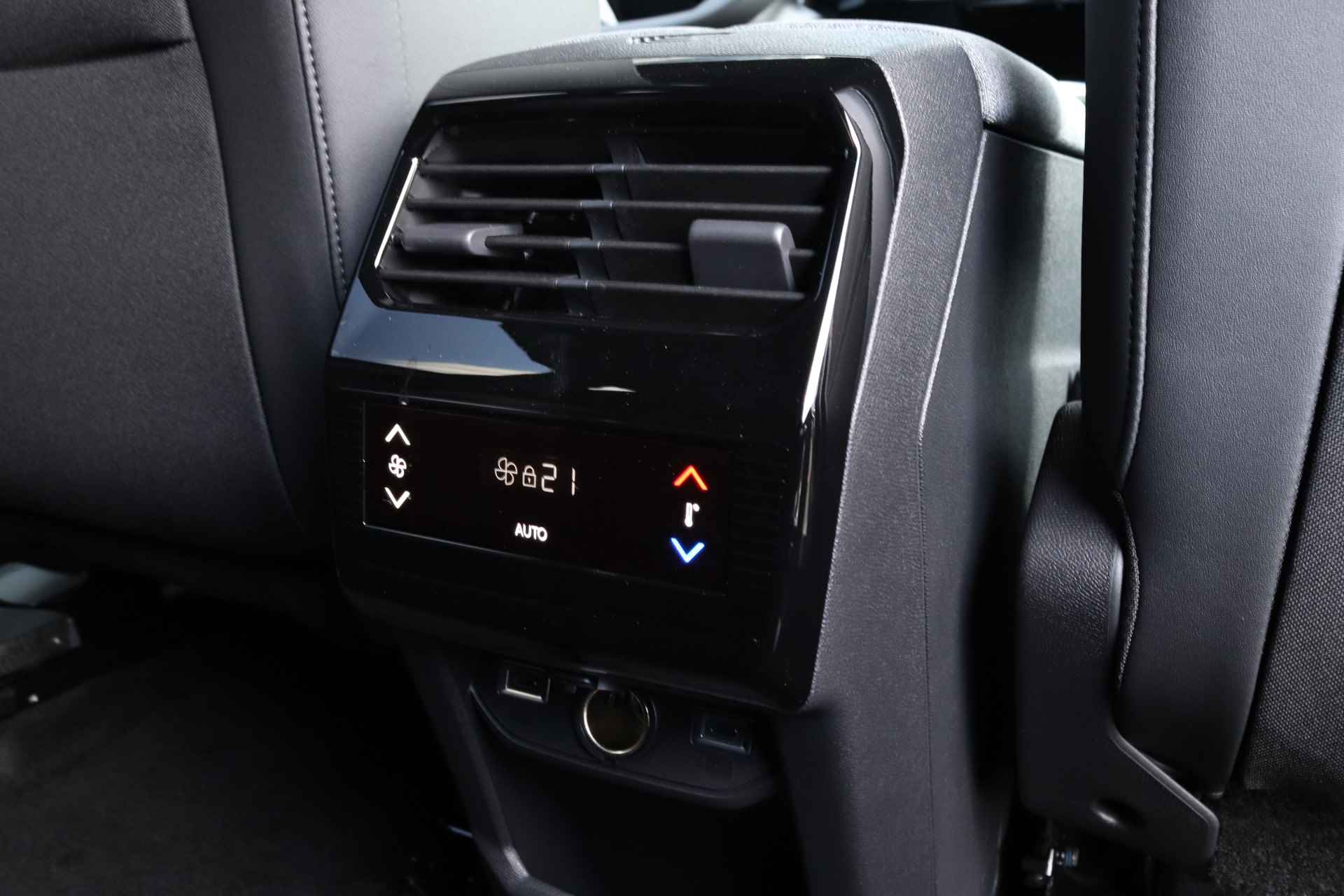 Peugeot 5008 1.2 Hybrid 136-PK Allure | Navigatie | Camera`s rondom | Carplay | 7-zitter | ACC | Climate - 25/53