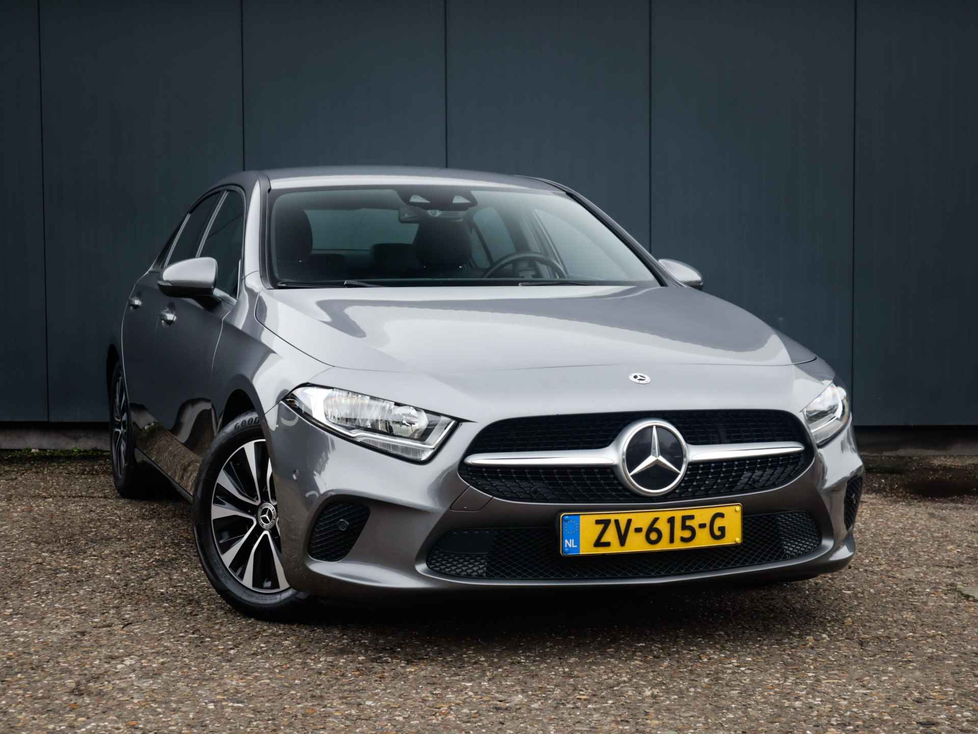 Mercedes-Benz A-Klasse 200 Business Solution (164 PK) 1e-Eig, Mercedes-Dealer-Onderh, 12-Mnd-BOVAG, NL-Auto, Half-Leer, Navigatie/Apple-Carplay/Android-Auto, Cruisecontrol, Keyless-Start, Achteruitrijcamera, Parkeersensoren-V+A, Lm-Velgen-16Inch, Privacy-Glas - 33/39