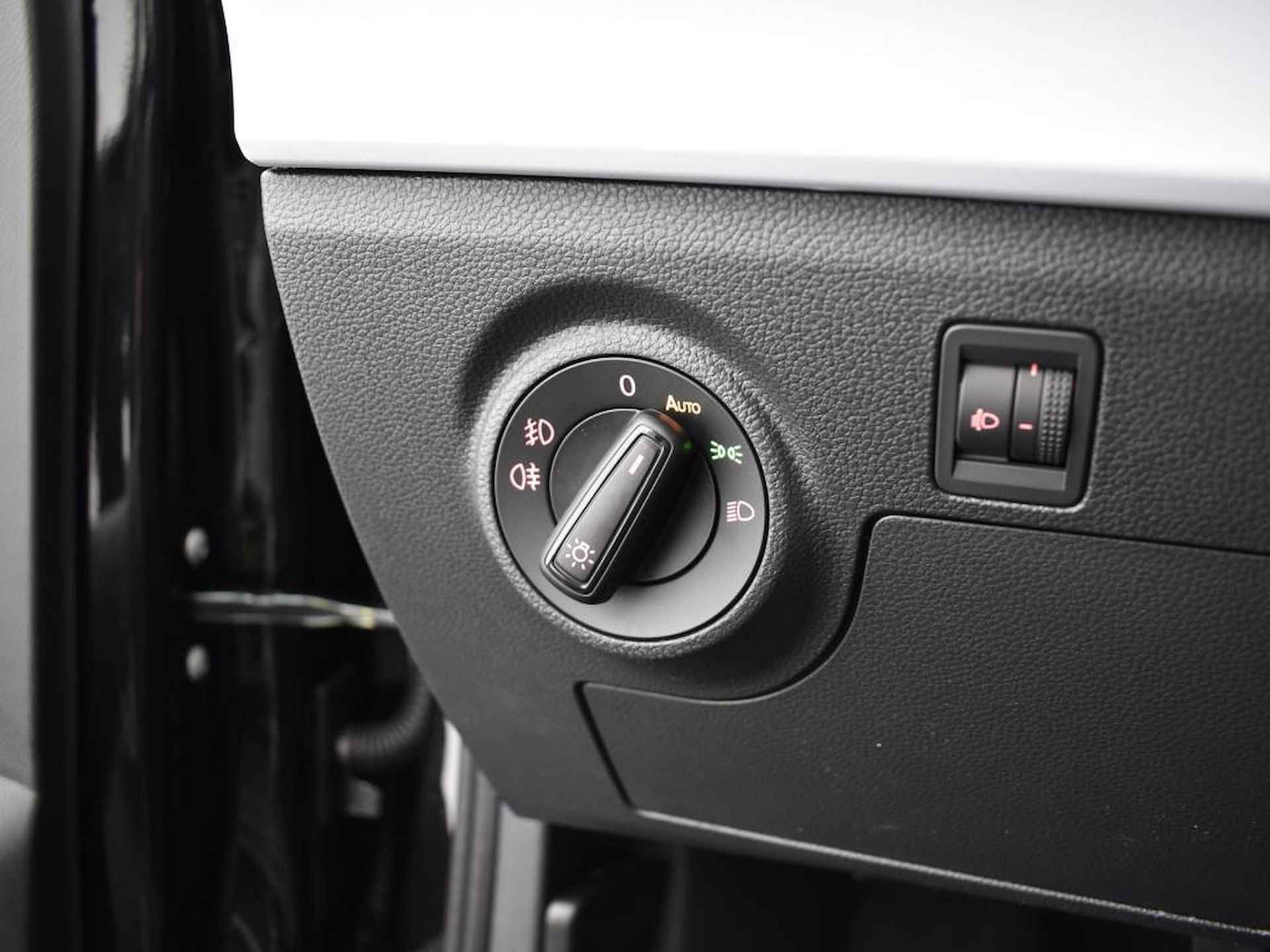 SEAT Arona 1.0 TSI Style Business Connect | Digitale Cockpit | PDC voor en achter | Inruilbonus 2000,- | PL 439,- Per Maand! - 15/19