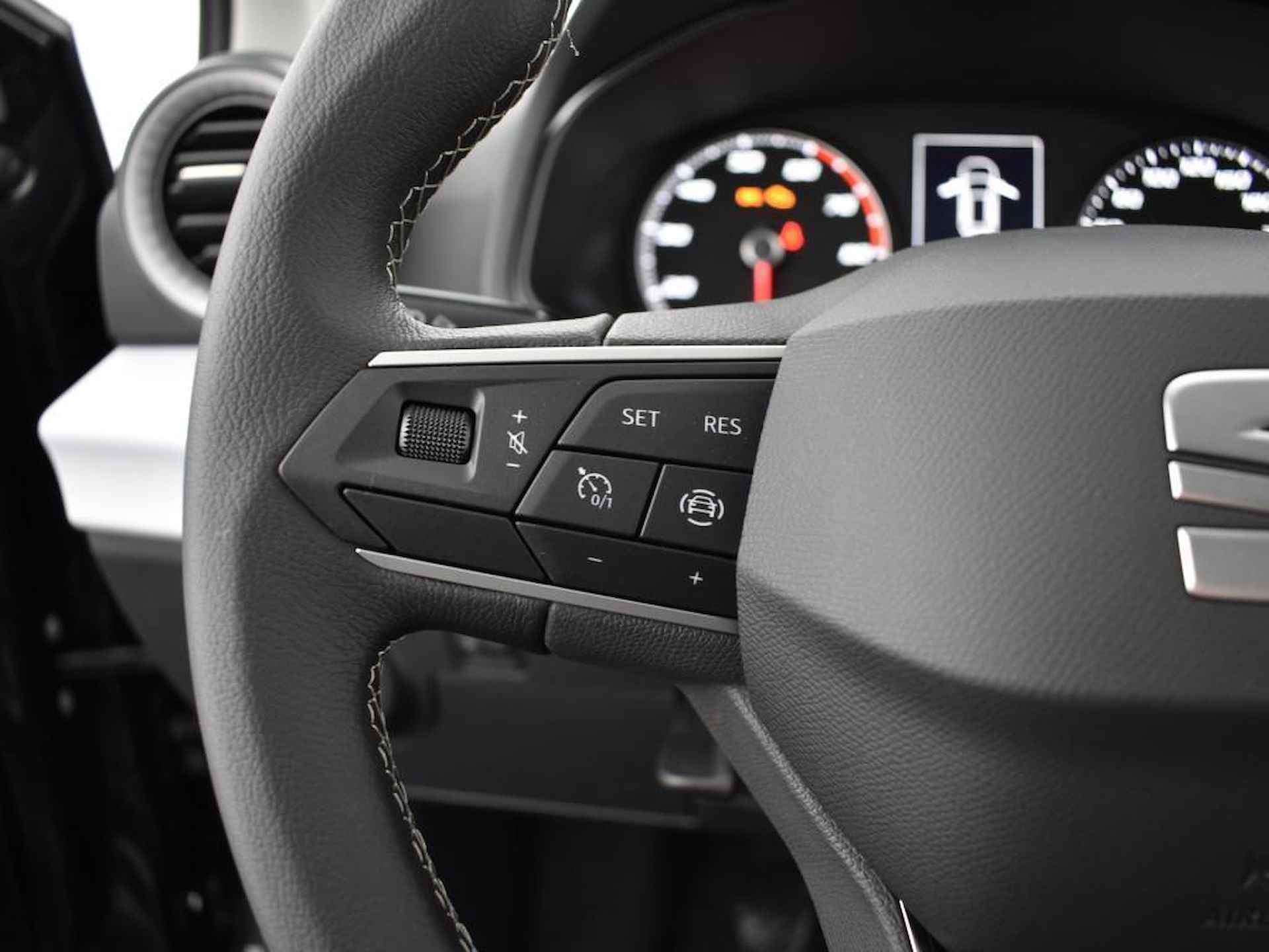 SEAT Arona 1.0 TSI Style Business Connect | Digitale Cockpit | PDC voor en achter | Inruilbonus 2000,- | PL 439,- Per Maand! - 16/19