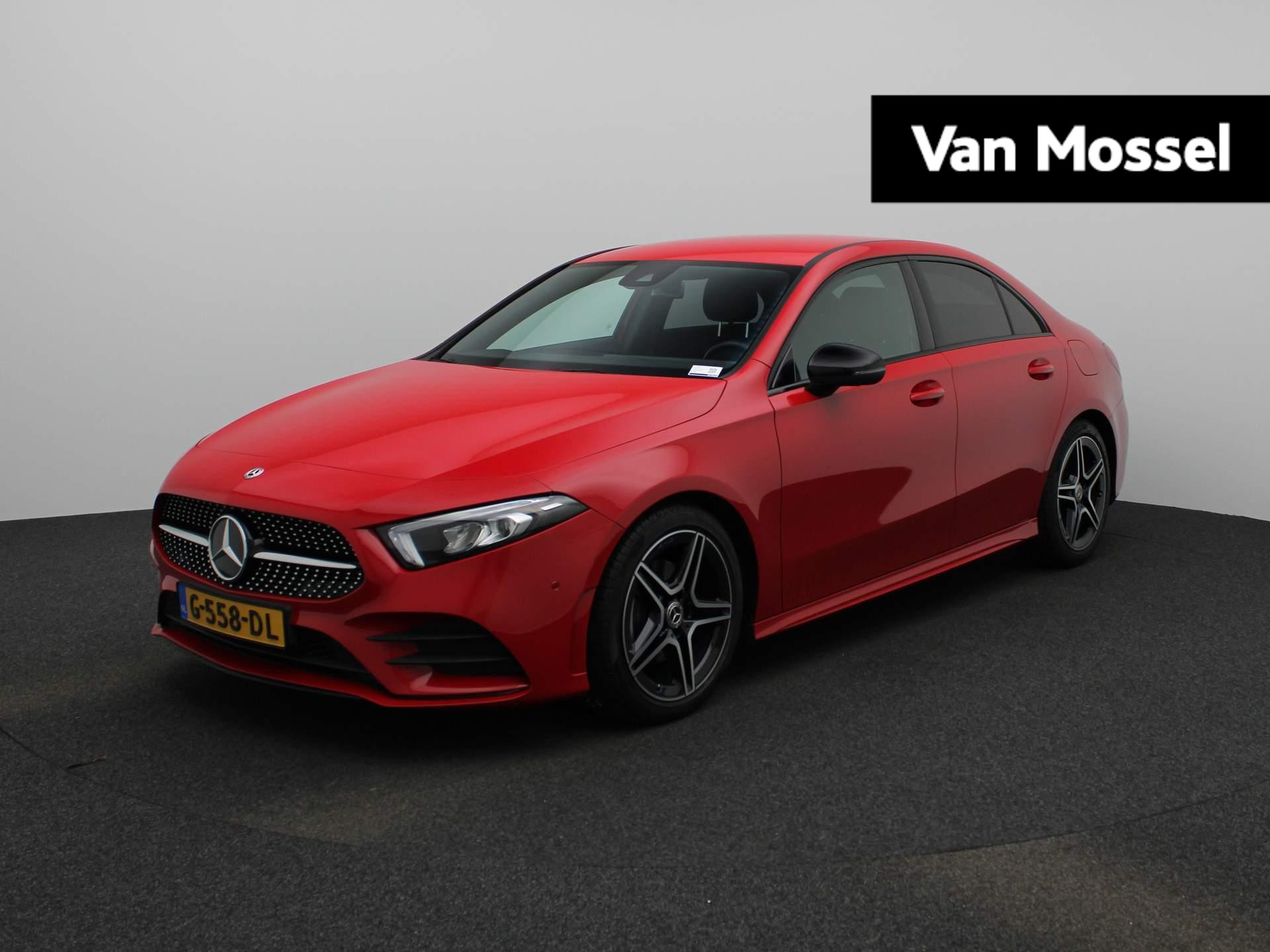 Mercedes-Benz A-klasse 200 Business Solution AMG | Automaat | Half leder | Navigatie | Climate control | Parkeer sensoren | LMV | LED | Camera | Stoel verwarming | DAB