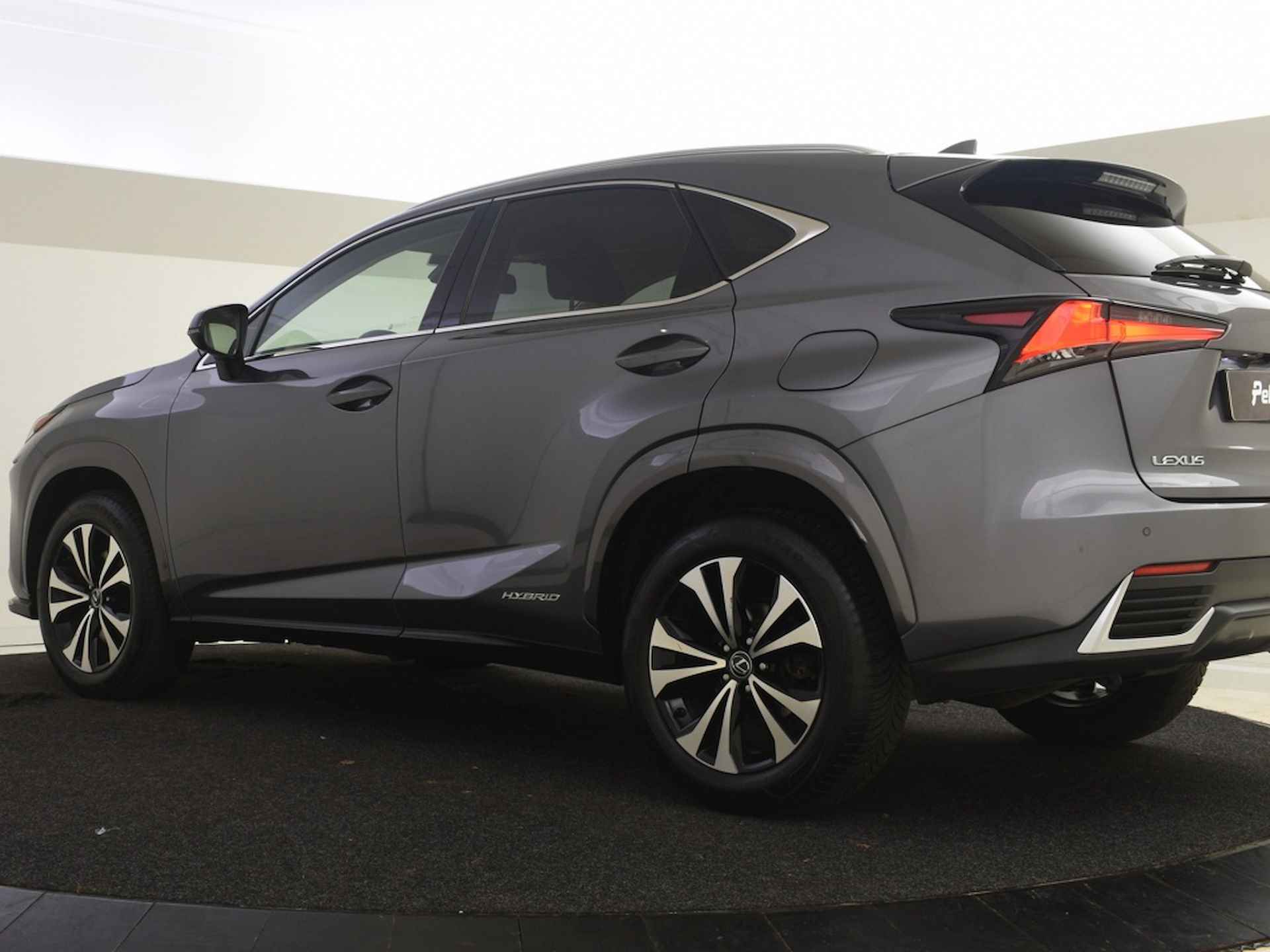 Lexus NX  NX 300h Style Edition | PDC V+A | Stoelverwarming | BLS | Naviga - 8/31