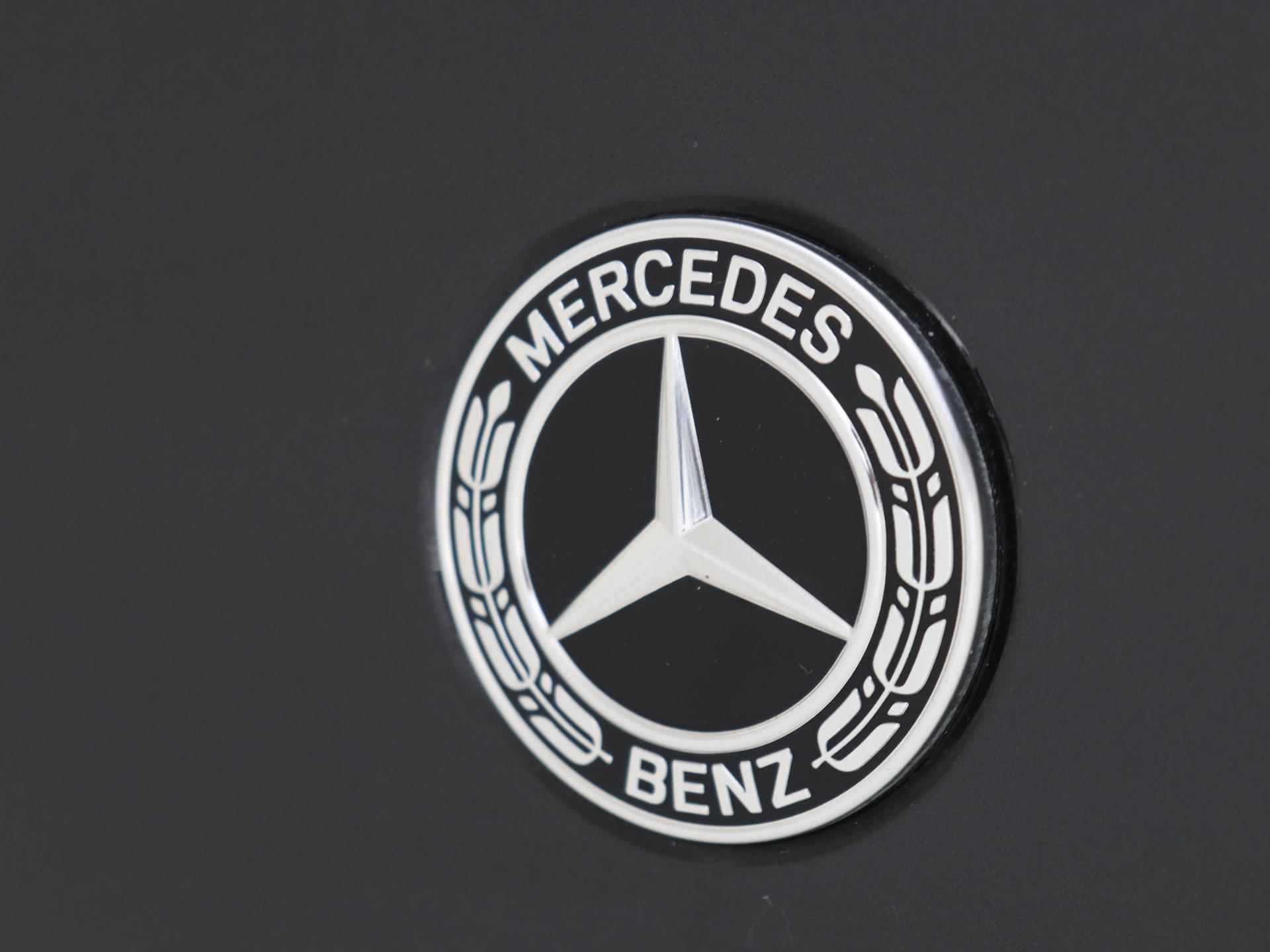 Mercedes-Benz C-klasse 300 e AMG Line / Panoramadak/ Night/ Massage/ DISTRONIC/ Head Up - 31/34