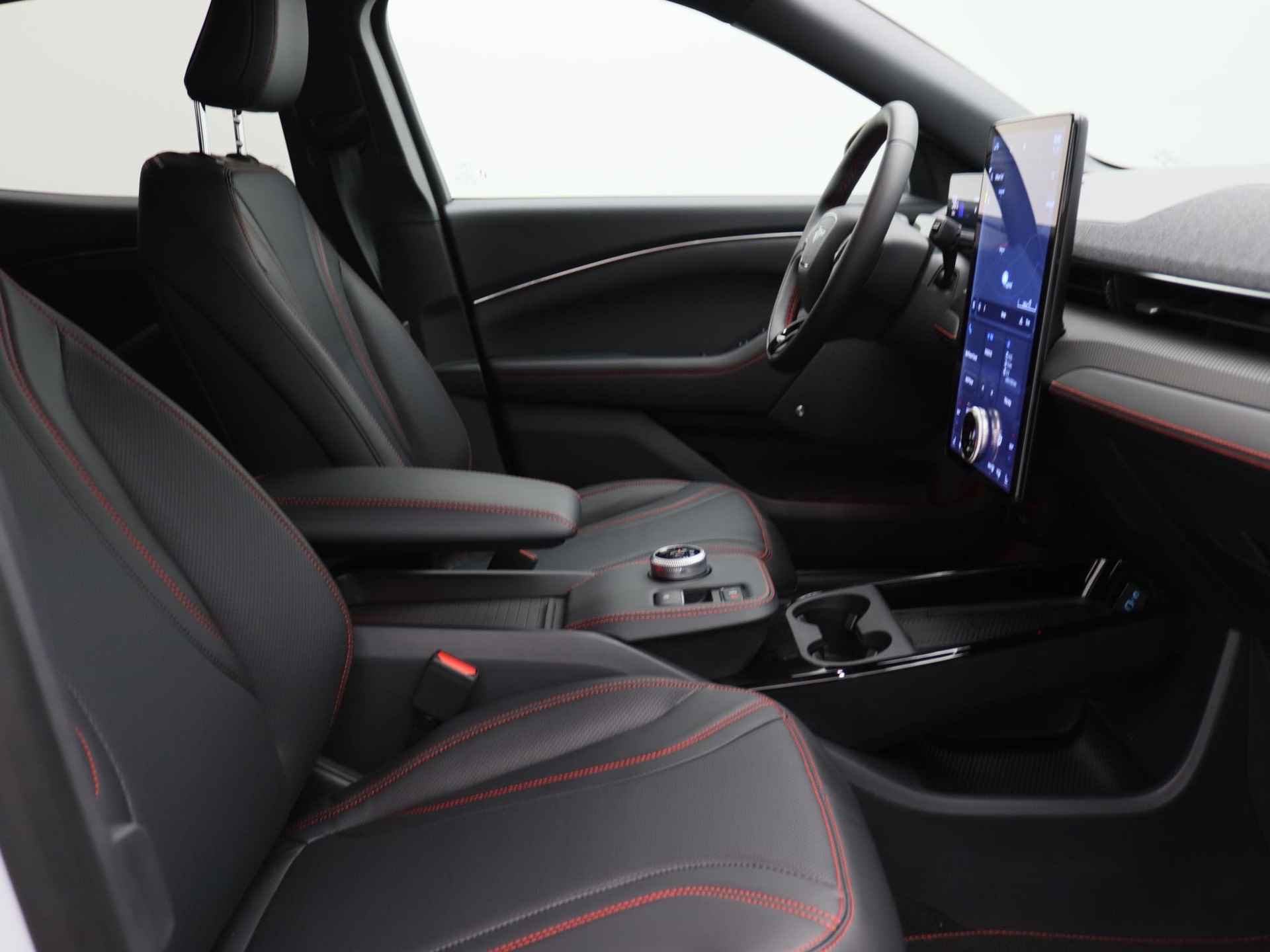 Ford Mustang Mach-E 75kWh AWD Premium  | Leder | 360 camera | Winter pakket | Adaptieve cruise | 19'' lichtmetalen velgen | - 17/26