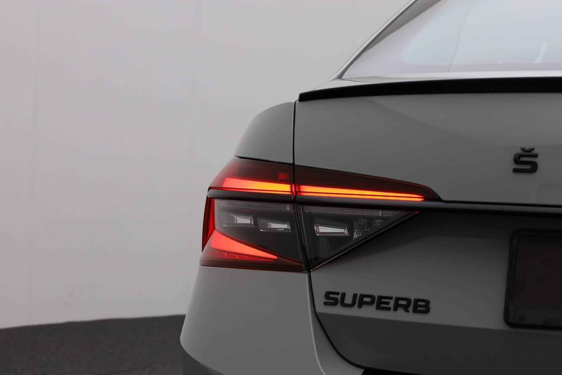 Skoda Superb 1.4 TSI 218PK DSG iV Sportline Business | Pano | Matrix LED | 360 camera | Navi | Keyless | 18 inch - 16/48