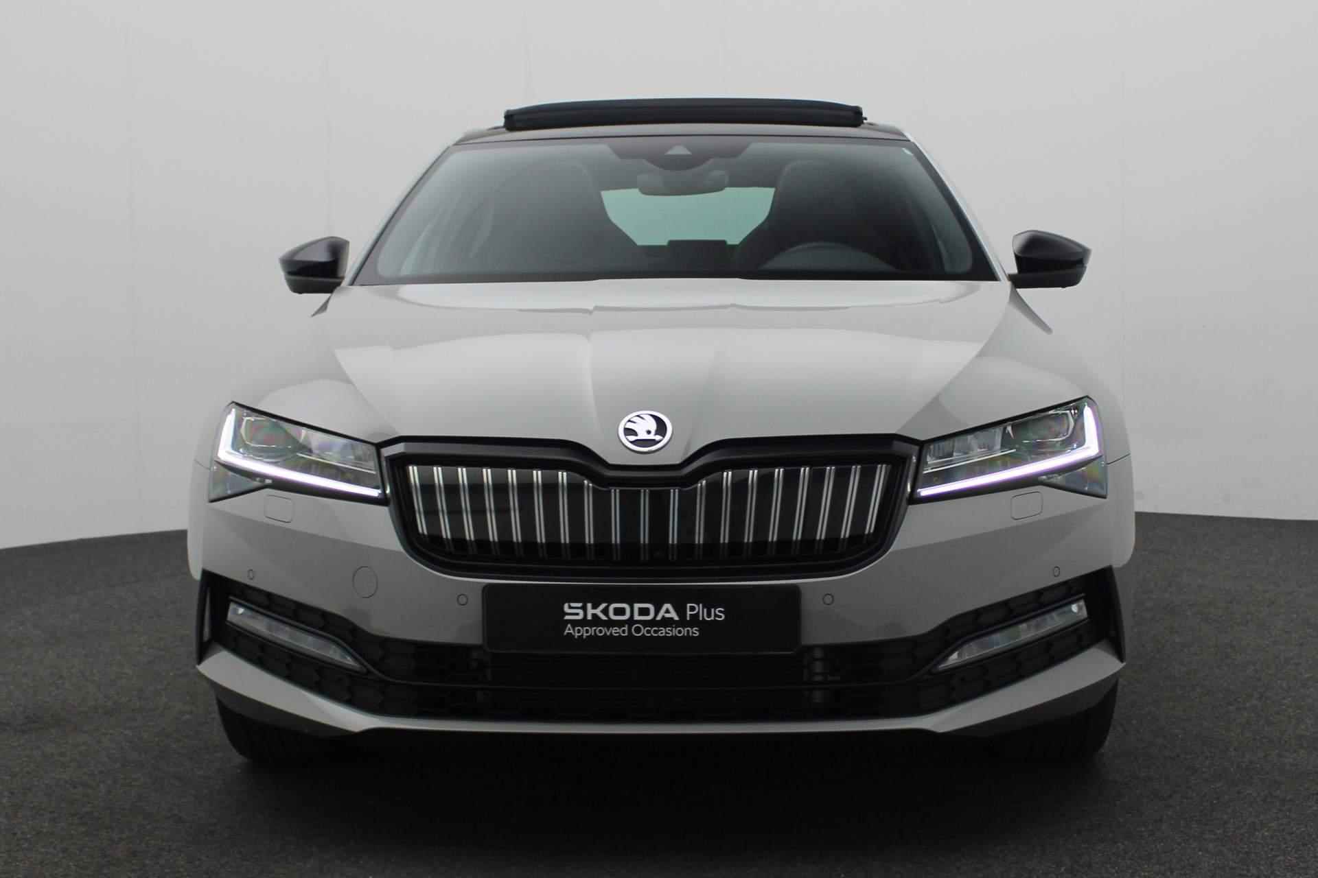 Skoda Superb 1.4 TSI 218PK DSG iV Sportline Business | Pano | Matrix LED | 360 camera | Navi | Keyless | 18 inch - 20/48