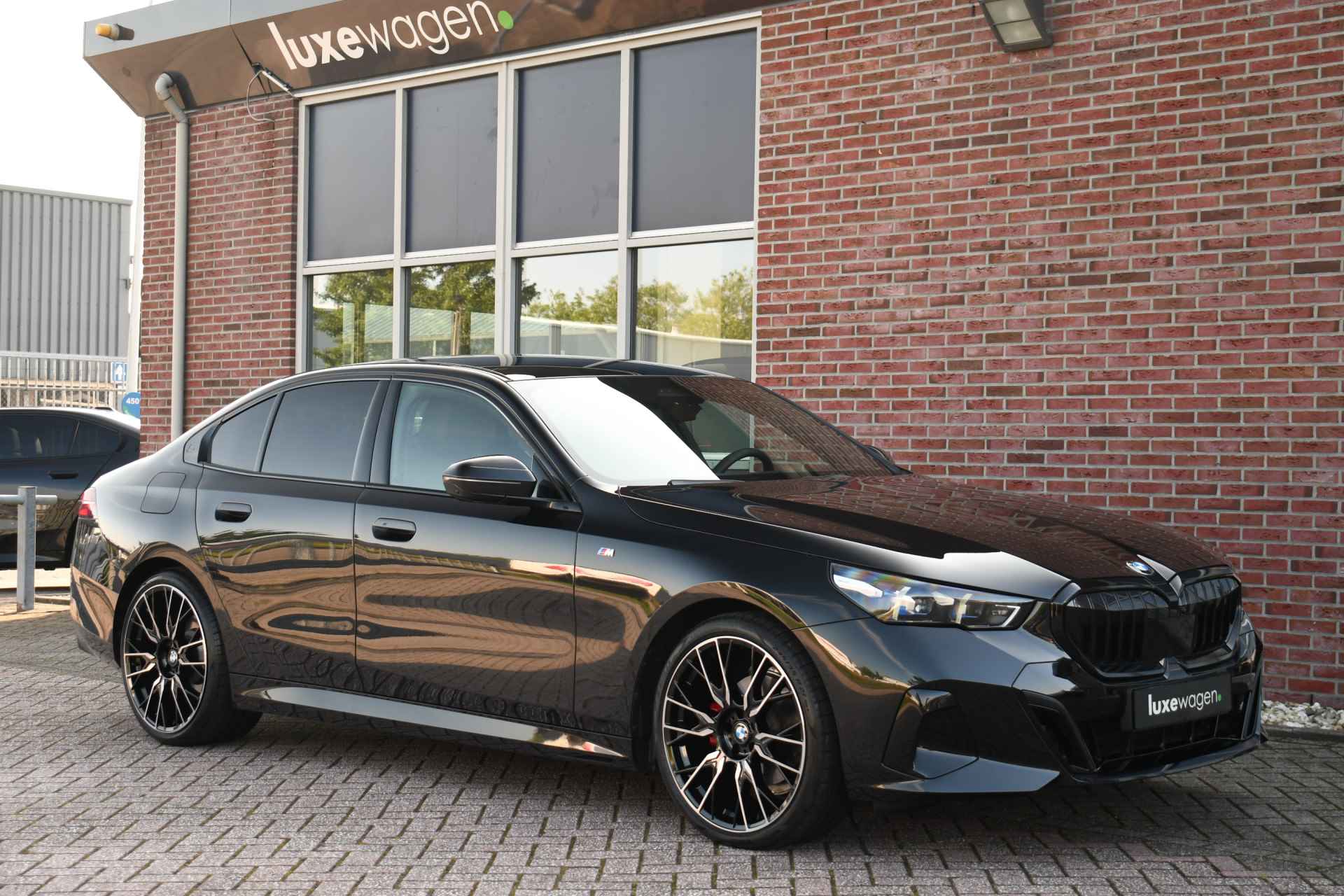 BMW 5 Serie 520i M-Sport Pano Comfort+Travel+Inno DA+ H/K 21inch Shadowline - 42/97