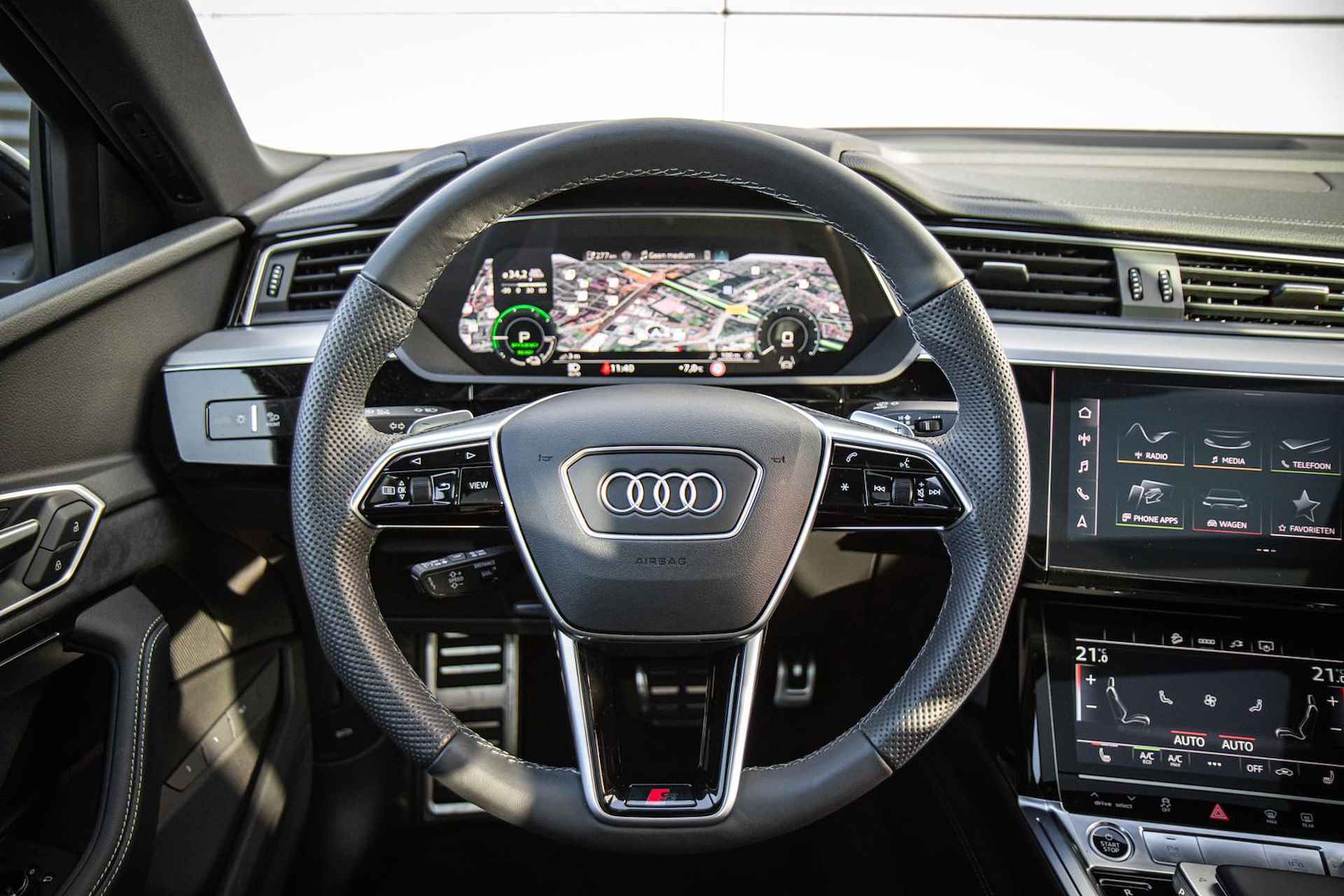 Audi Q8 Sportback e-tron 50 quattro 340pk S Edition 95 kWh | Panoramadak | Matrix LED - 21/43