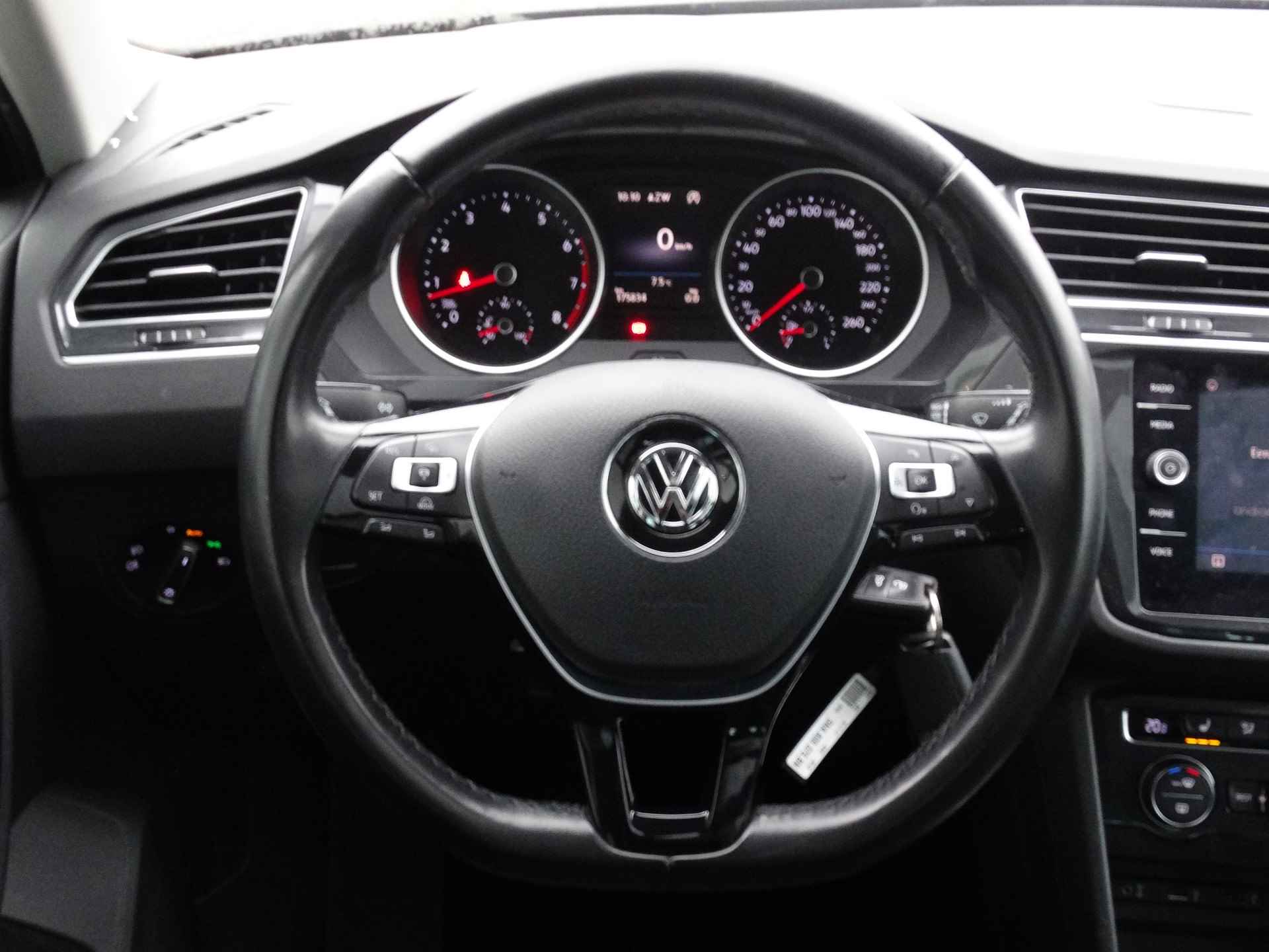 Volkswagen Tiguan 1.4 TSI 125PK Comfortline Business | Trekhaak | Stoelverwarming+massage | Navigatie | - 6/17