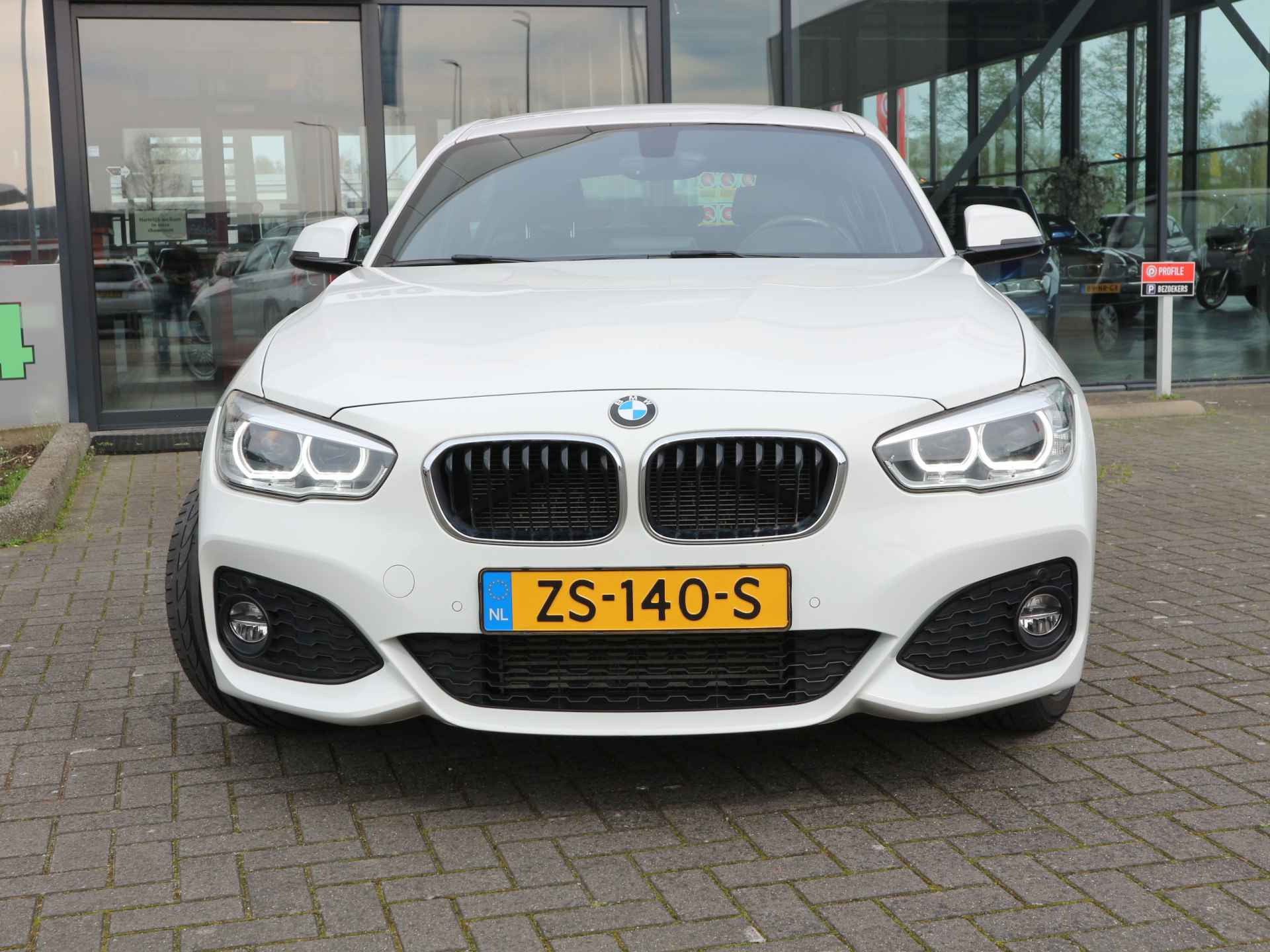 BMW 1-serie 118i Edition M-Sport Line Shadow High Executive 68.643 km - 2/29
