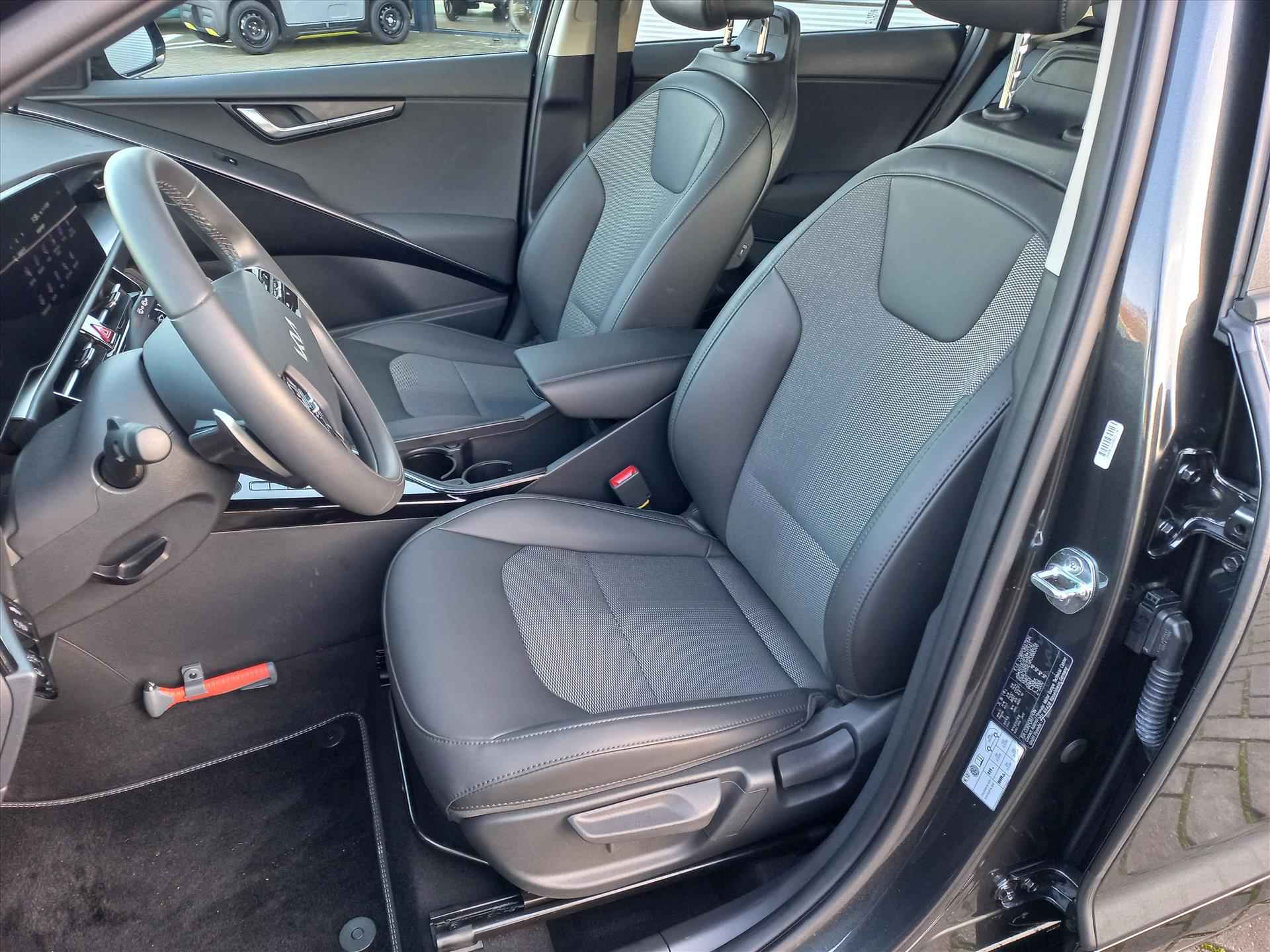 Kia Niro 1.6 141pk Hybride DynamicLine Automaat | Climate control | Navigatie | Lm velgen | Camera | Parkeersensoren - 10/49