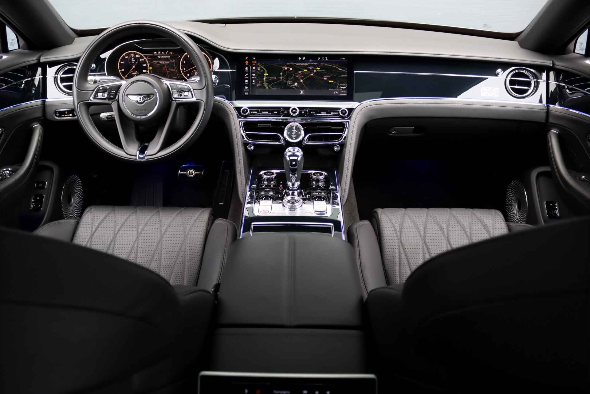 Bentley Flying Spur 6.0 W12 S First Edition Aut8, Luchtvering, Achterasbesturing, Rotating Display, Carbon, Koelbox, Schuif-/kanteldak, Stoelverwarming-/ventilatie V+A, Massage, Memory, Surround Camera, Adaptive Cruise Control, Bang&Olufsen, - 3/58
