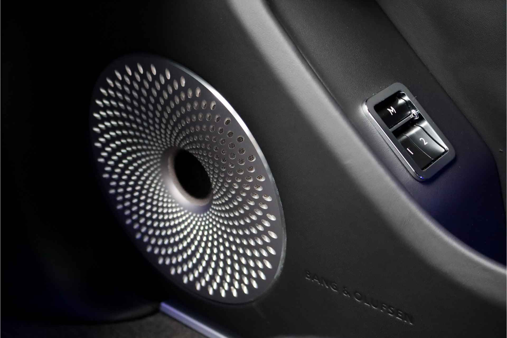 Bentley Flying Spur 6.0 W12 S First Edition Aut8, Luchtvering, Achterasbesturing, Rotating Display, Carbon, Koelbox, Schuif-/kanteldak, Stoelverwarming-/ventilatie V+A, Massage, Memory, Surround Camera, Adaptive Cruise Control, Bang&Olufsen, - 15/58