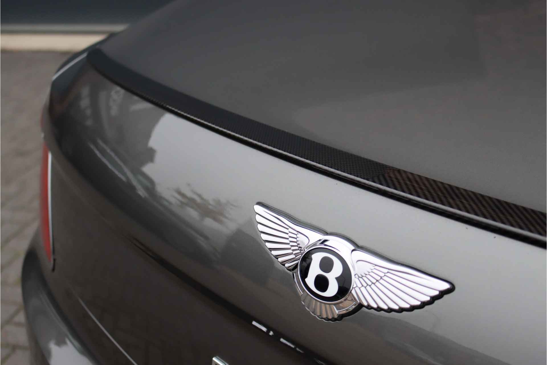 Bentley Flying Spur 6.0 W12 S First Edition Aut8, Luchtvering, Achterasbesturing, Rotating Display, Carbon, Koelbox, Schuif-/kanteldak, Stoelverwarming-/ventilatie V+A, Massage, Memory, Surround Camera, Adaptive Cruise Control, Bang&Olufsen, - 32/58