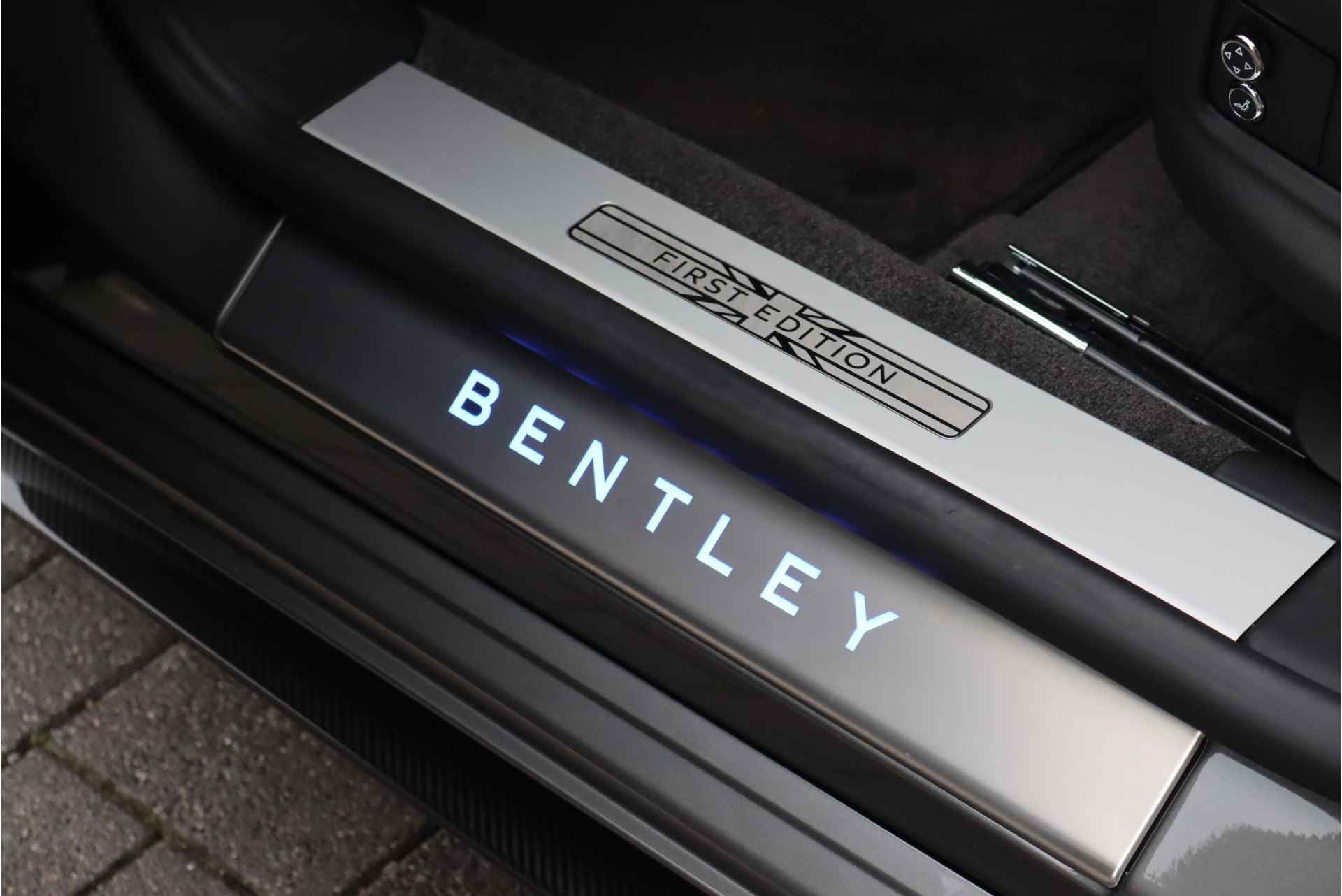 Bentley Flying Spur 6.0 W12 S First Edition Aut8, Luchtvering, Achterasbesturing, Rotating Display, Carbon, Koelbox, Schuif-/kanteldak, Stoelverwarming-/ventilatie V+A, Massage, Memory, Surround Camera, Adaptive Cruise Control, Bang&Olufsen, - 38/58