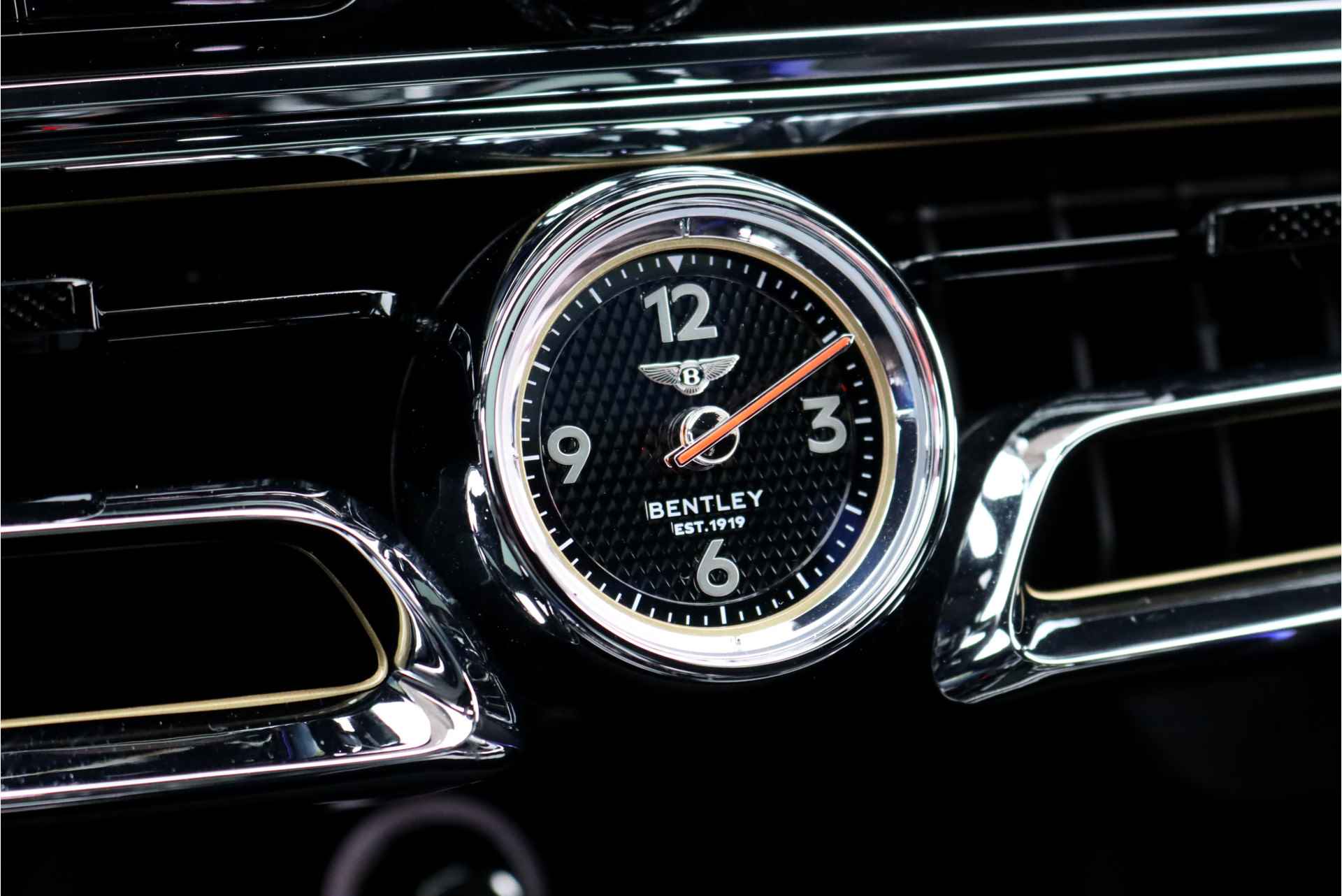 Bentley Flying Spur 6.0 W12 S First Edition Aut8, Luchtvering, Achterasbesturing, Rotating Display, Carbon, Koelbox, Schuif-/kanteldak, Stoelverwarming-/ventilatie V+A, Massage, Memory, Surround Camera, Adaptive Cruise Control, Bang&Olufsen, - 42/58