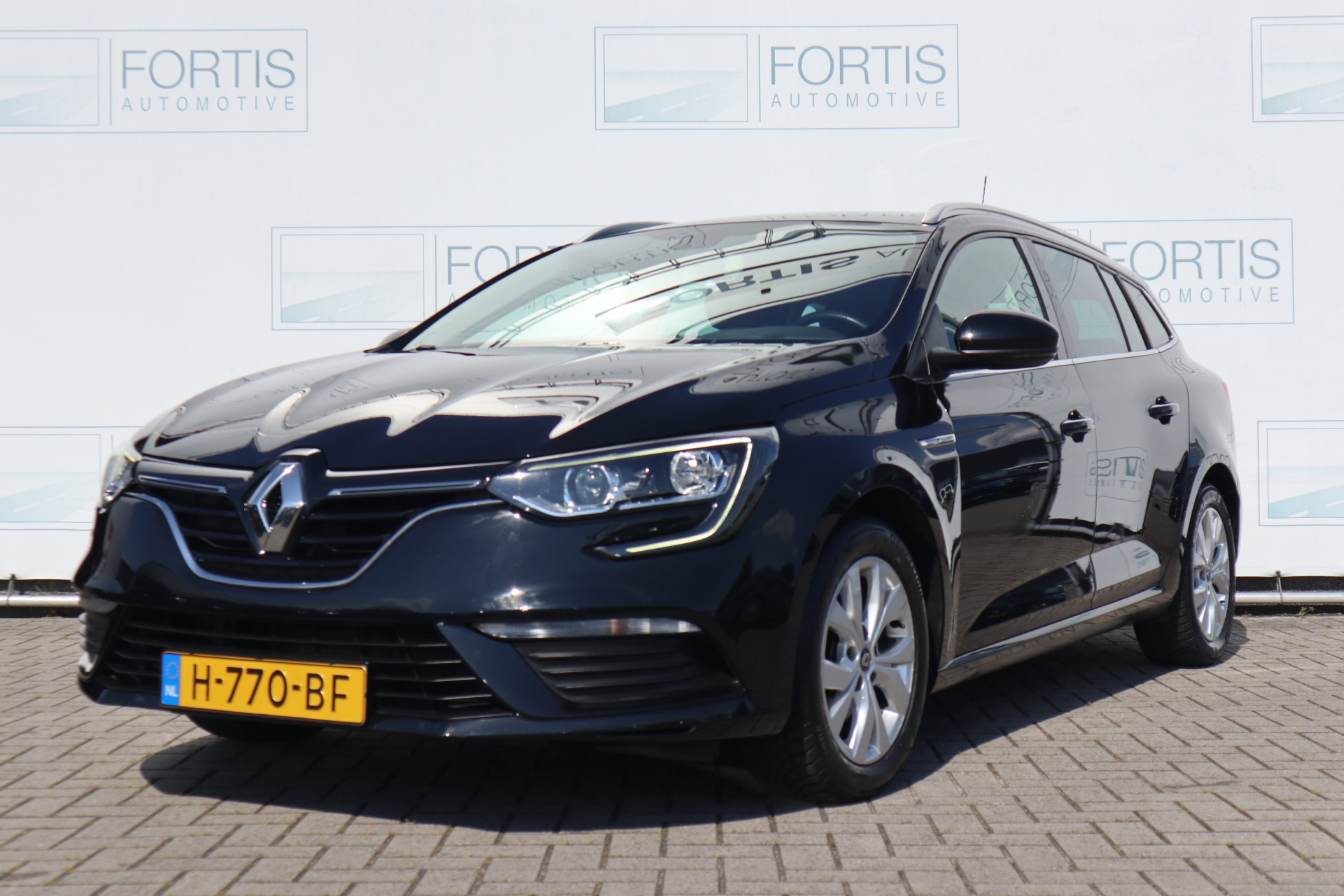 Renault Mégane Estate TCe 115 Limited LEDER | NAVI | TREKHAAK 1330CC MOTOR | CARPLAY