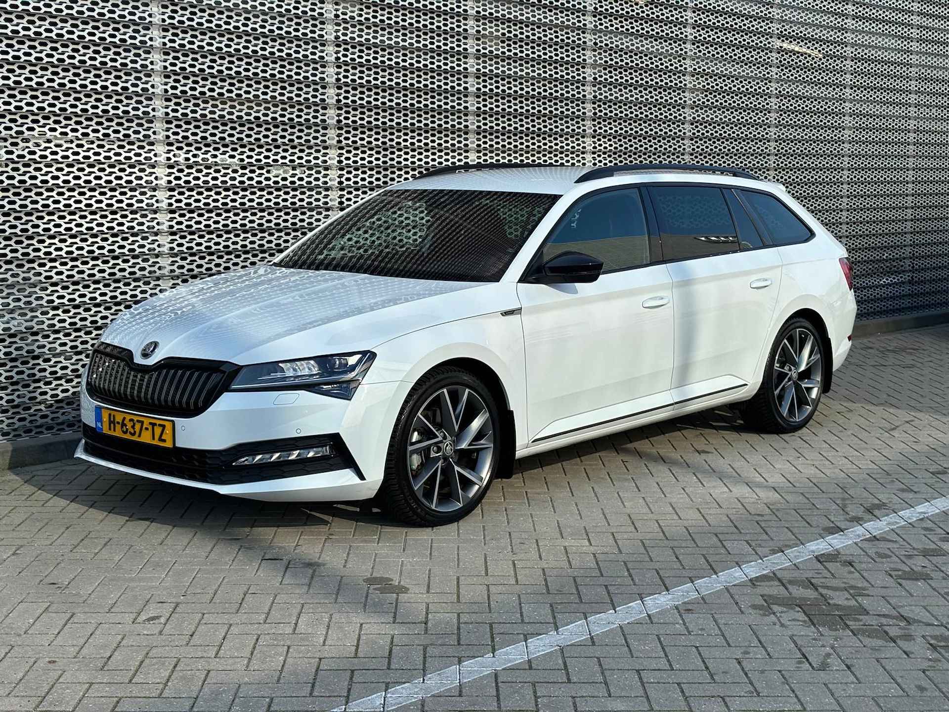 Škoda Superb Combi 1.4 TSI iV Sportline Business - 5/33