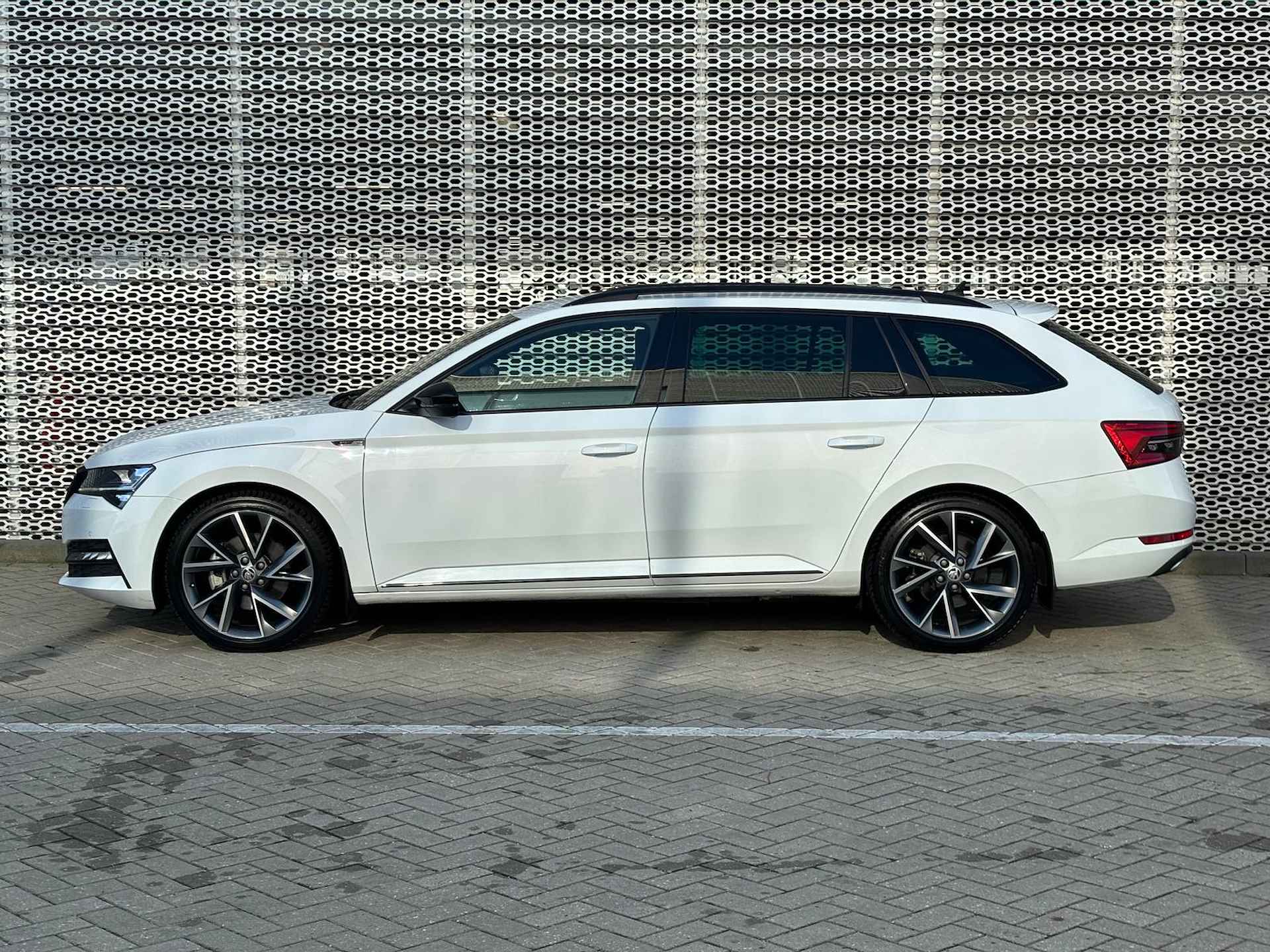 Škoda Superb Combi 1.4 TSI iV Sportline Business - 6/33