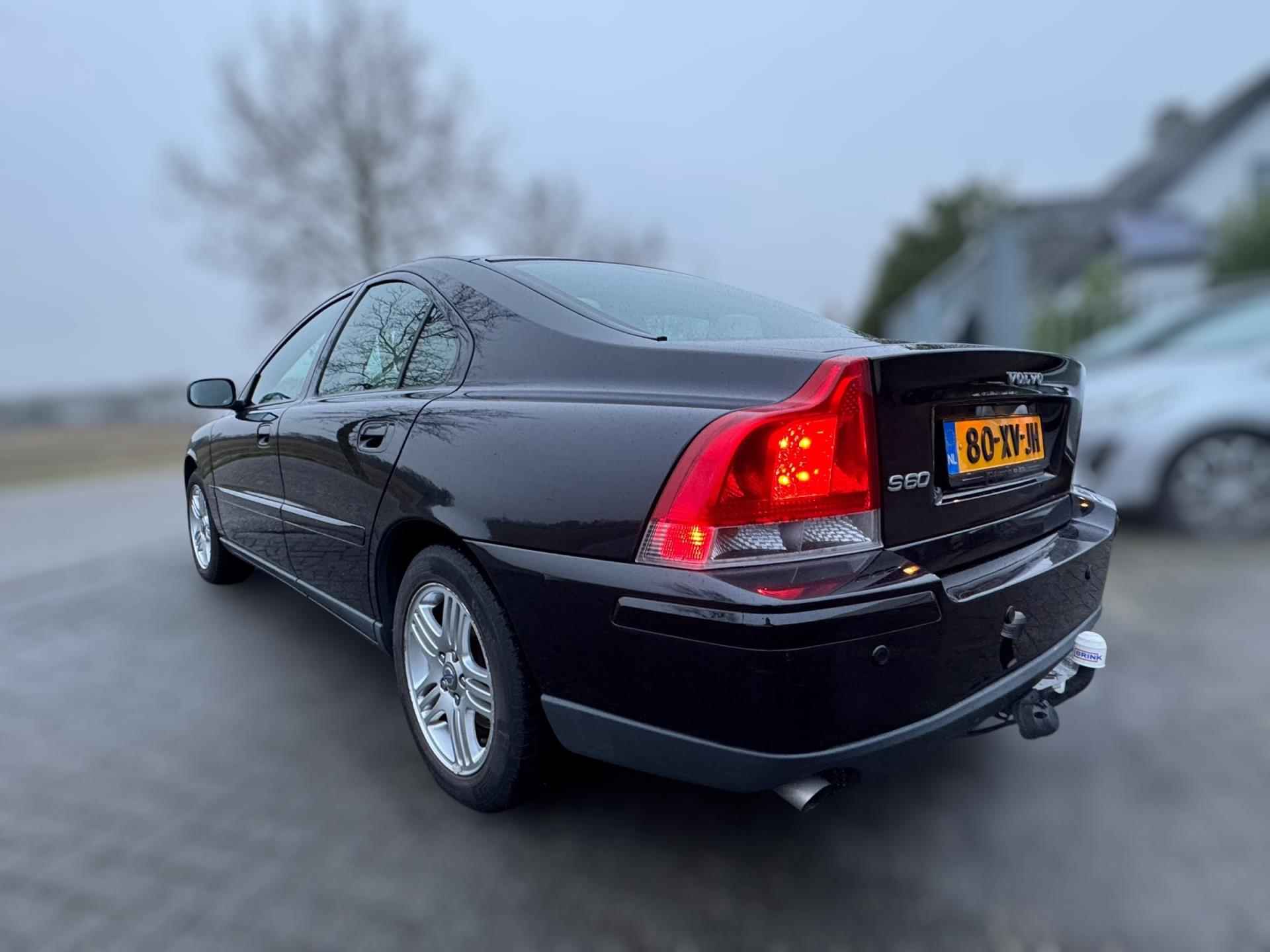 Volvo S60 2.4 Edition II TREKHAAK / NET NIEUWE APK 23-12-2025 - 22/24