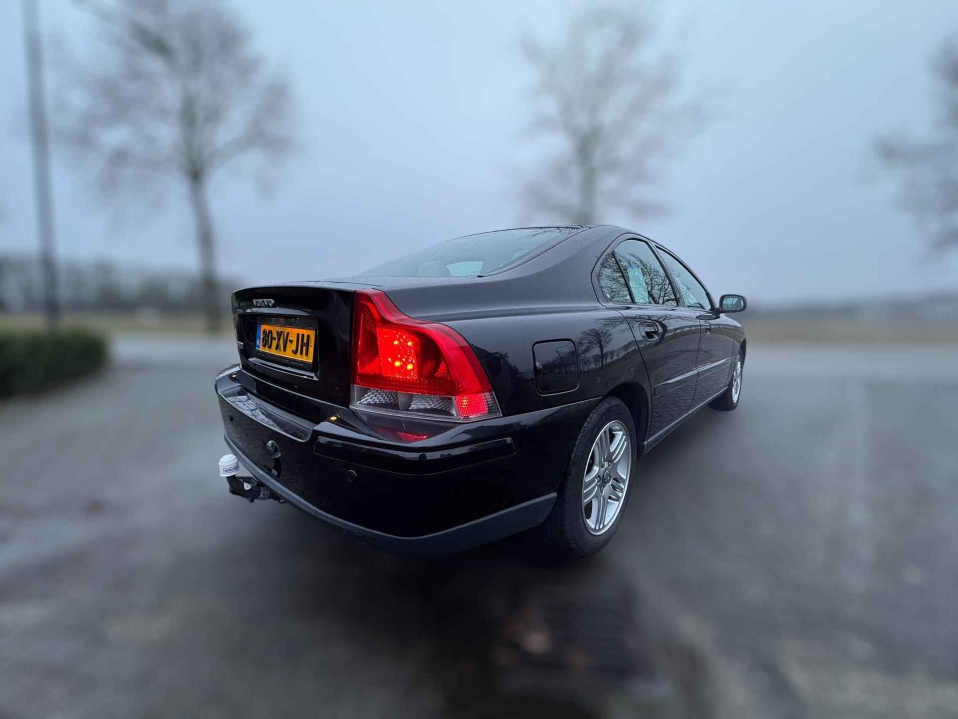 Volvo S60 2.4 Edition II TREKHAAK / NET NIEUWE APK 23-12-2025 - 23/24