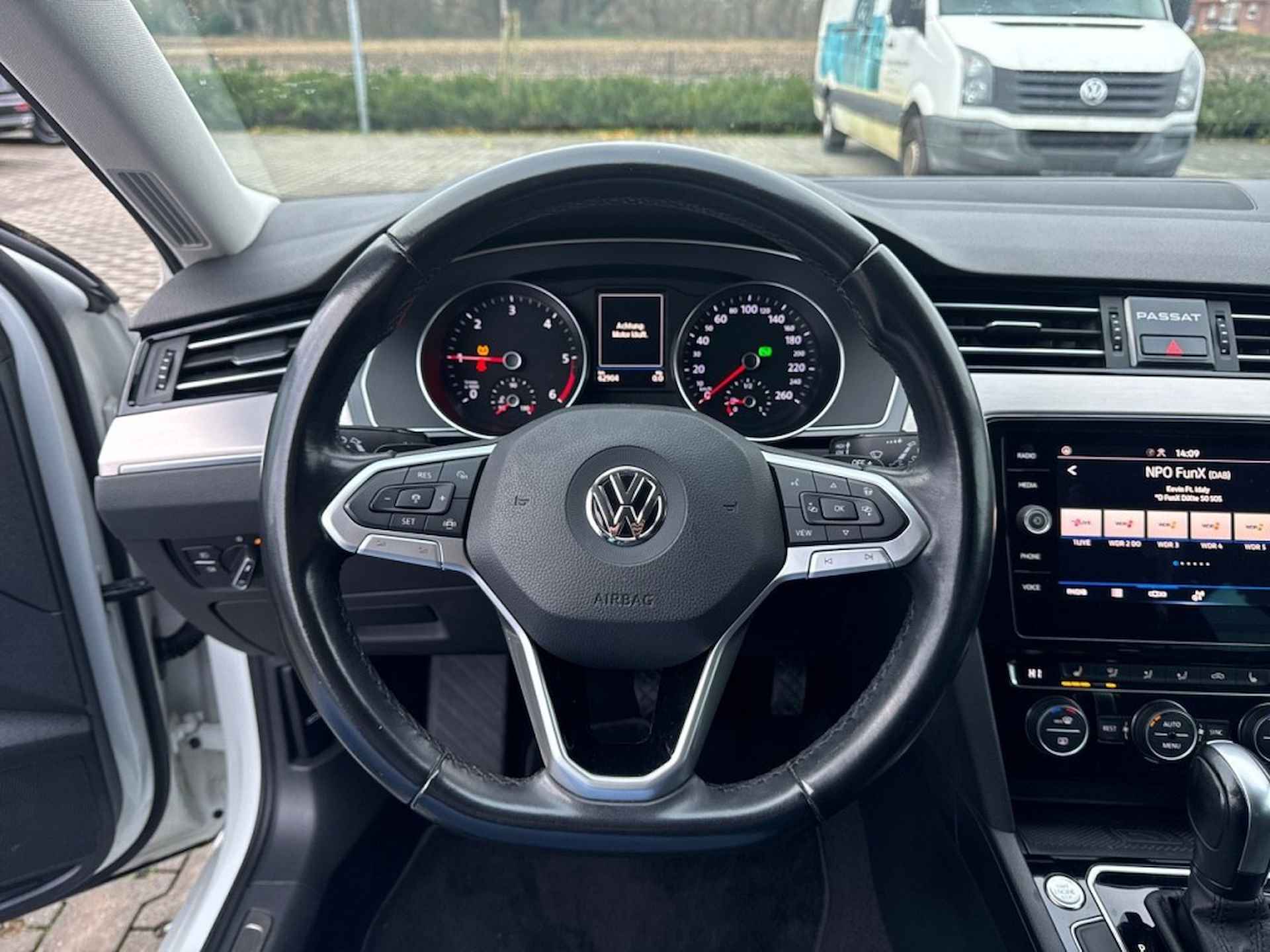 VOLKSWAGEN Passat Variant 2.0 TDI DSG ELEGANCE TREKHAAK/CAMERA/NAVI/ACC/STOELVERW/E-KLEP - 13/26