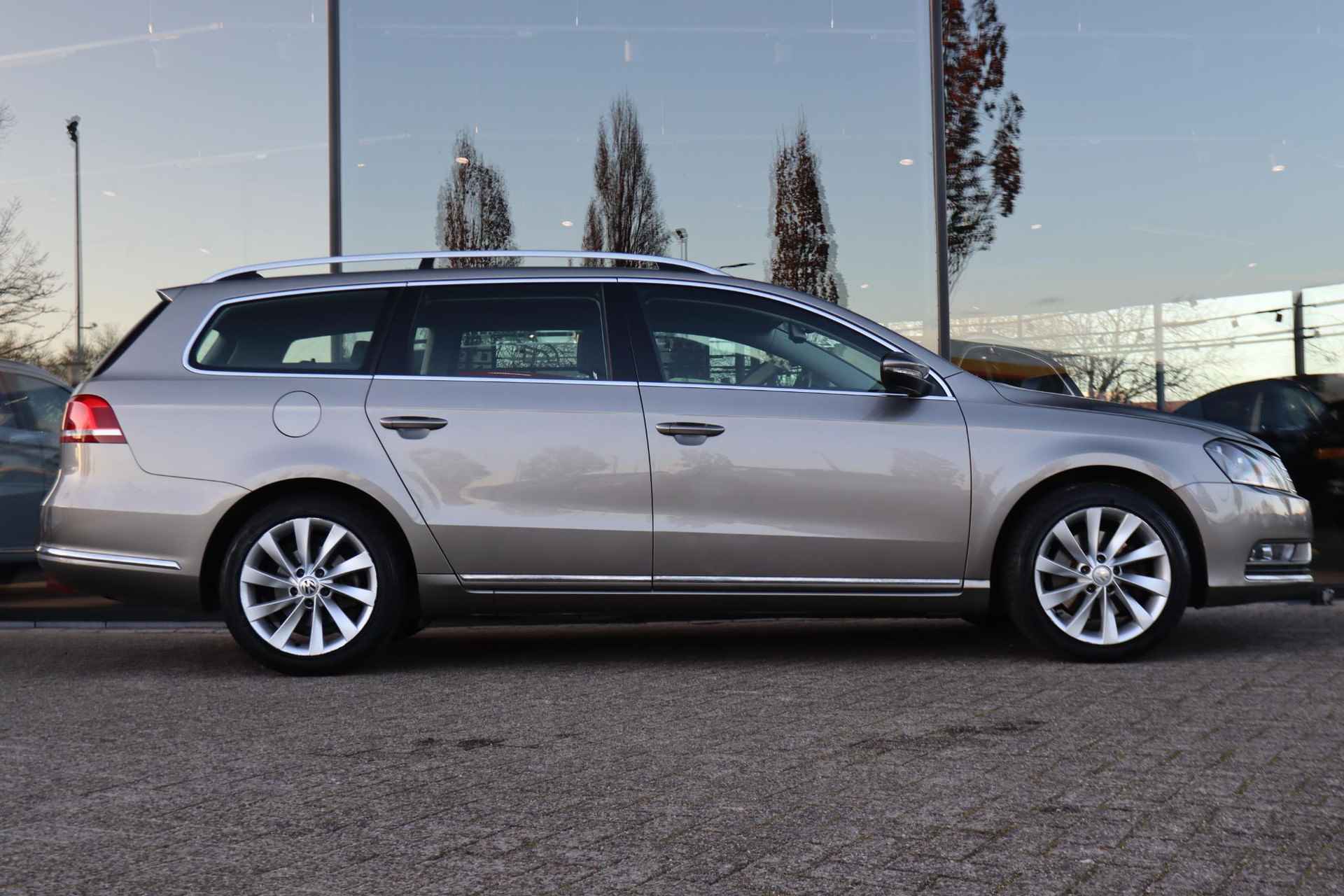 VOLKSWAGEN PASSAT VARIANT 1.4 TSI AUT. | TREKHAAK | PDC | CLIMATE | CRUISE | BLUETOOTH | NAVI | LMV - 4/32