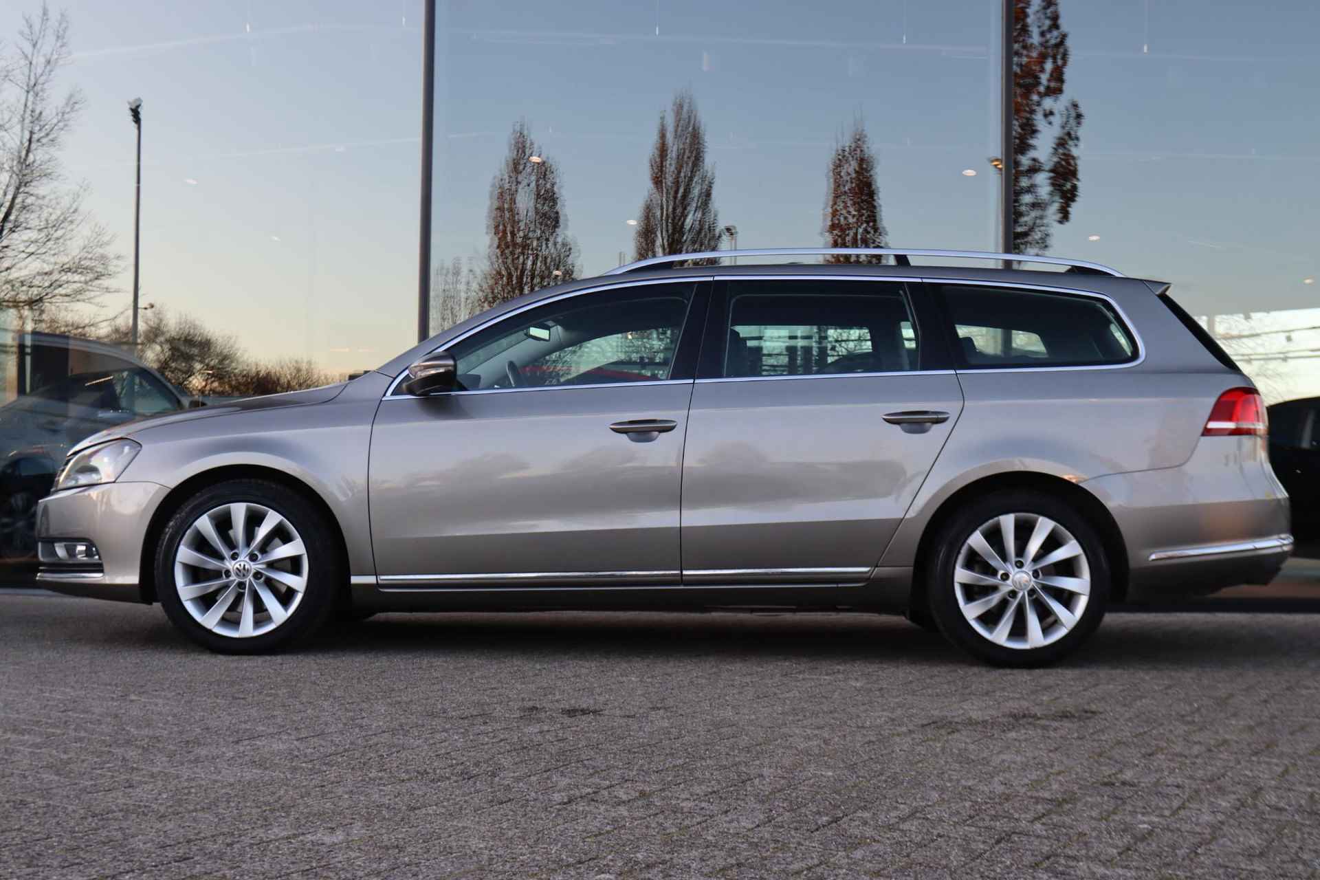 VOLKSWAGEN PASSAT VARIANT 1.4 TSI AUT. | TREKHAAK | PDC | CLIMATE | CRUISE | BLUETOOTH | NAVI | LMV - 8/32